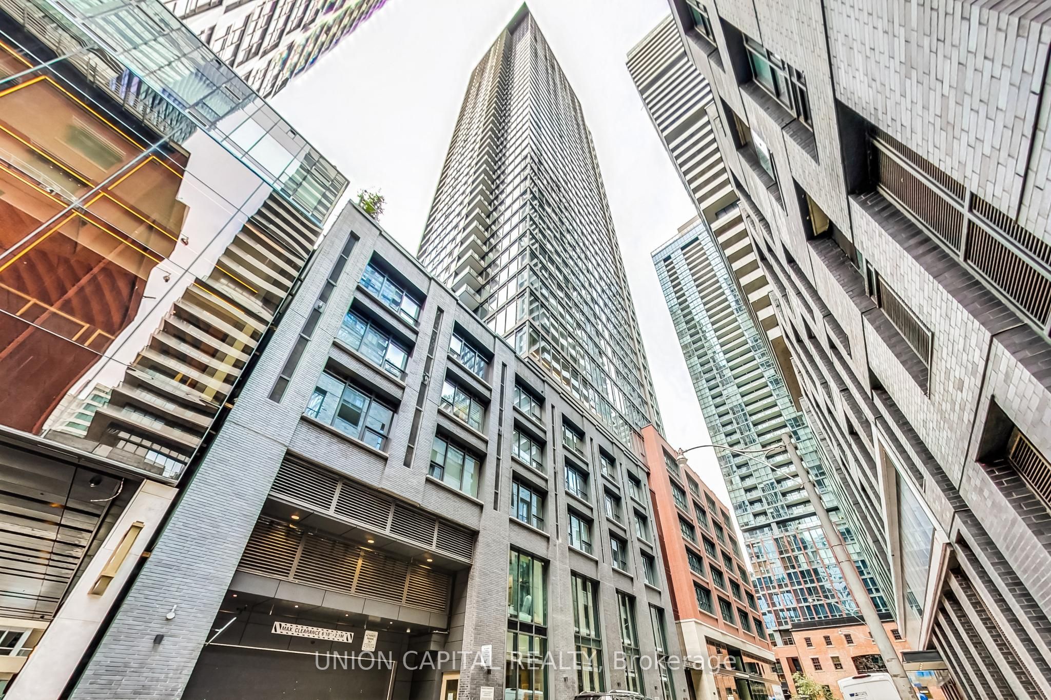 55 Mercer Street 611, Toronto, ON M5V 0W4