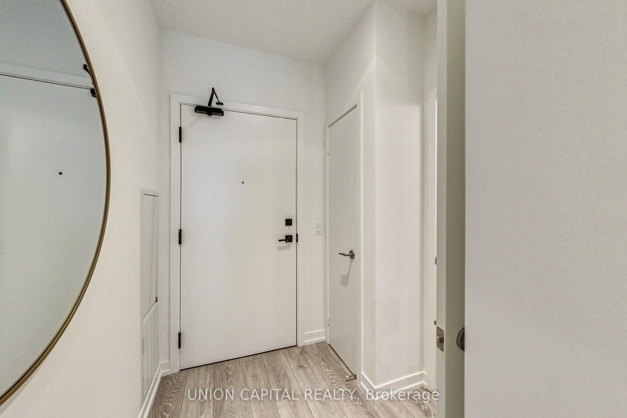 55 Mercer Street 611, Toronto, ON M5V 0W4 photo 3