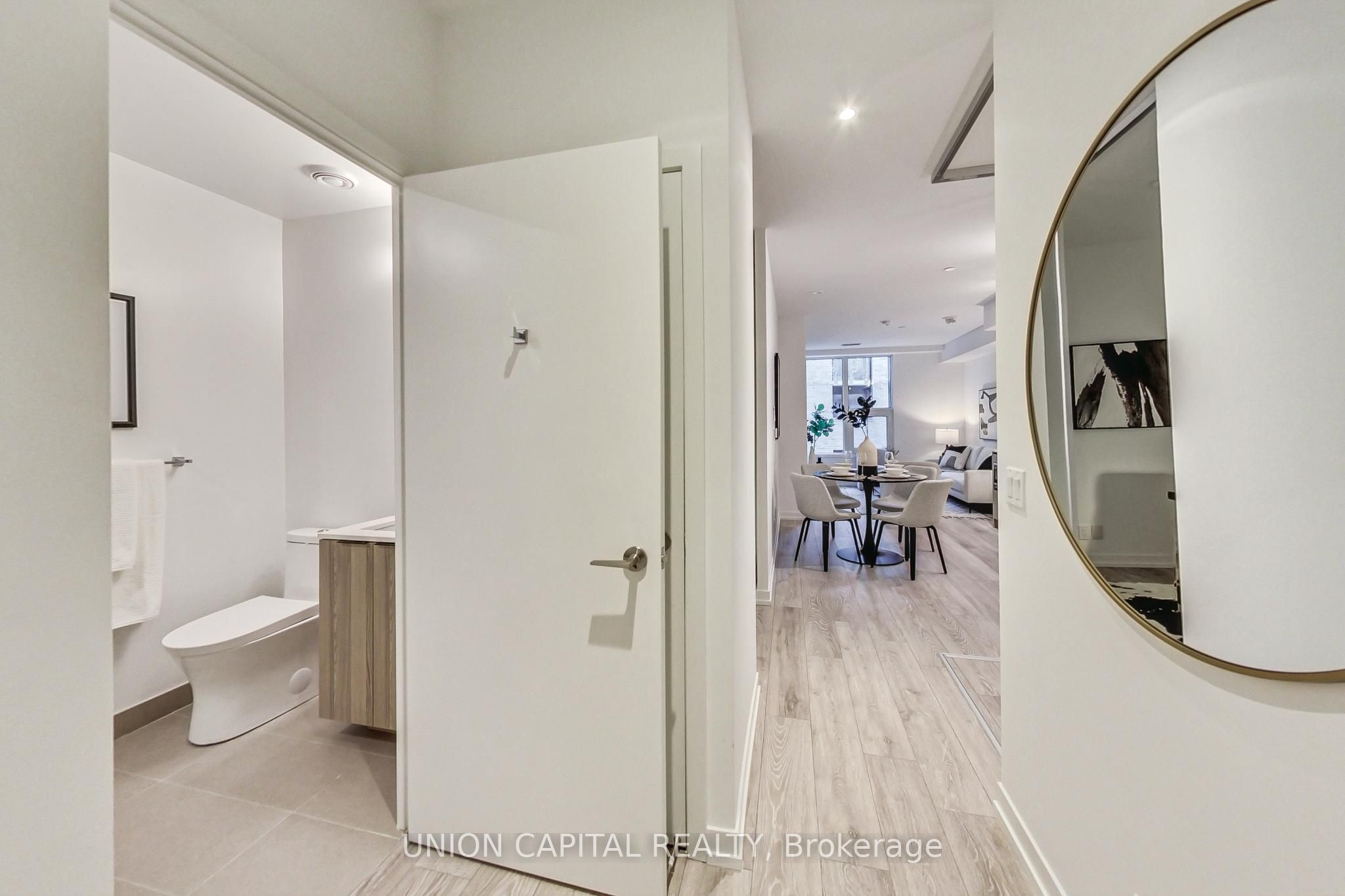 55 Mercer Street 611, Toronto, ON M5V 0W4 photo 4
