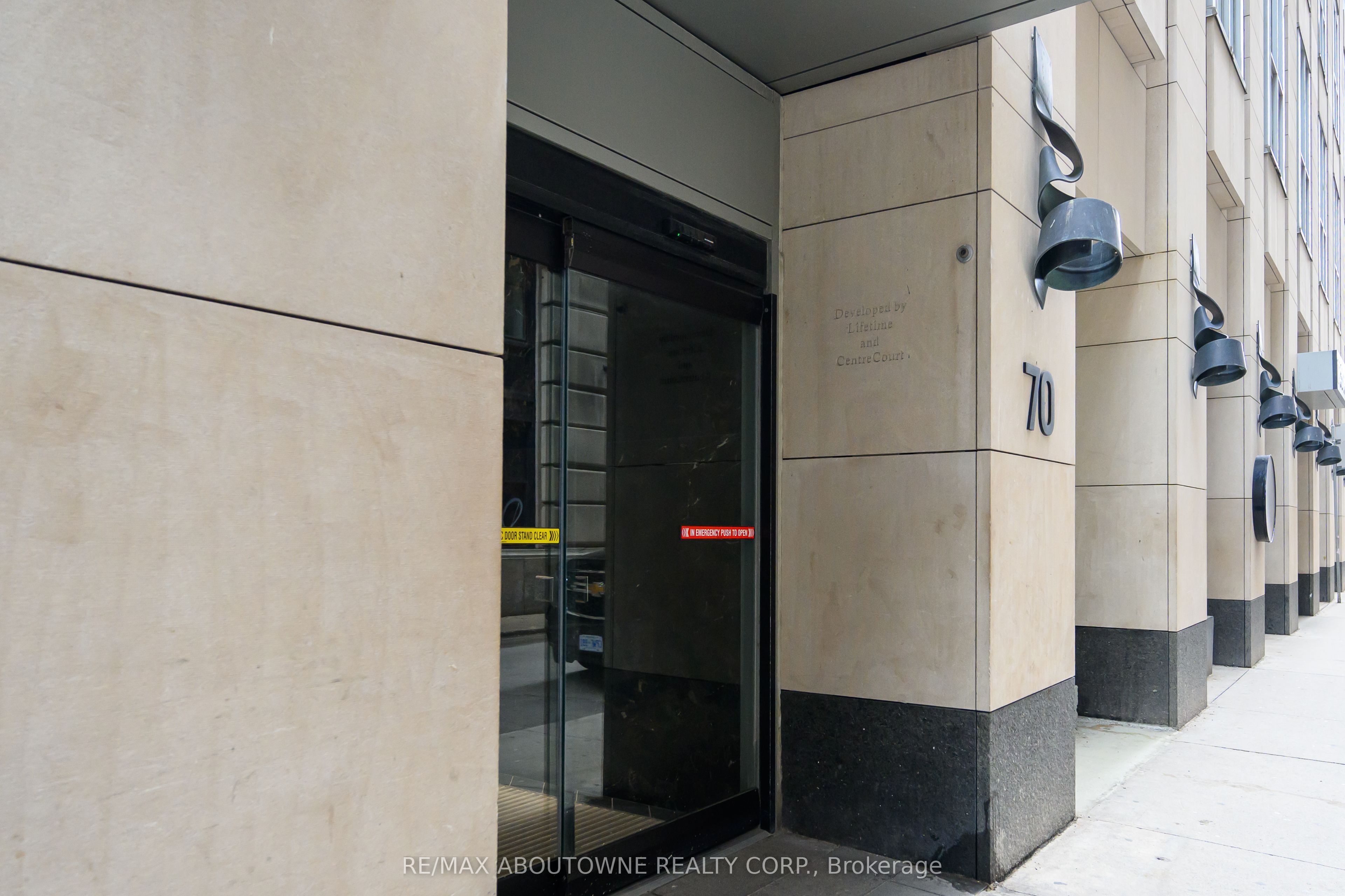 70 Temperance Street 315, Toronto, ON M5H 4E8 photo 3