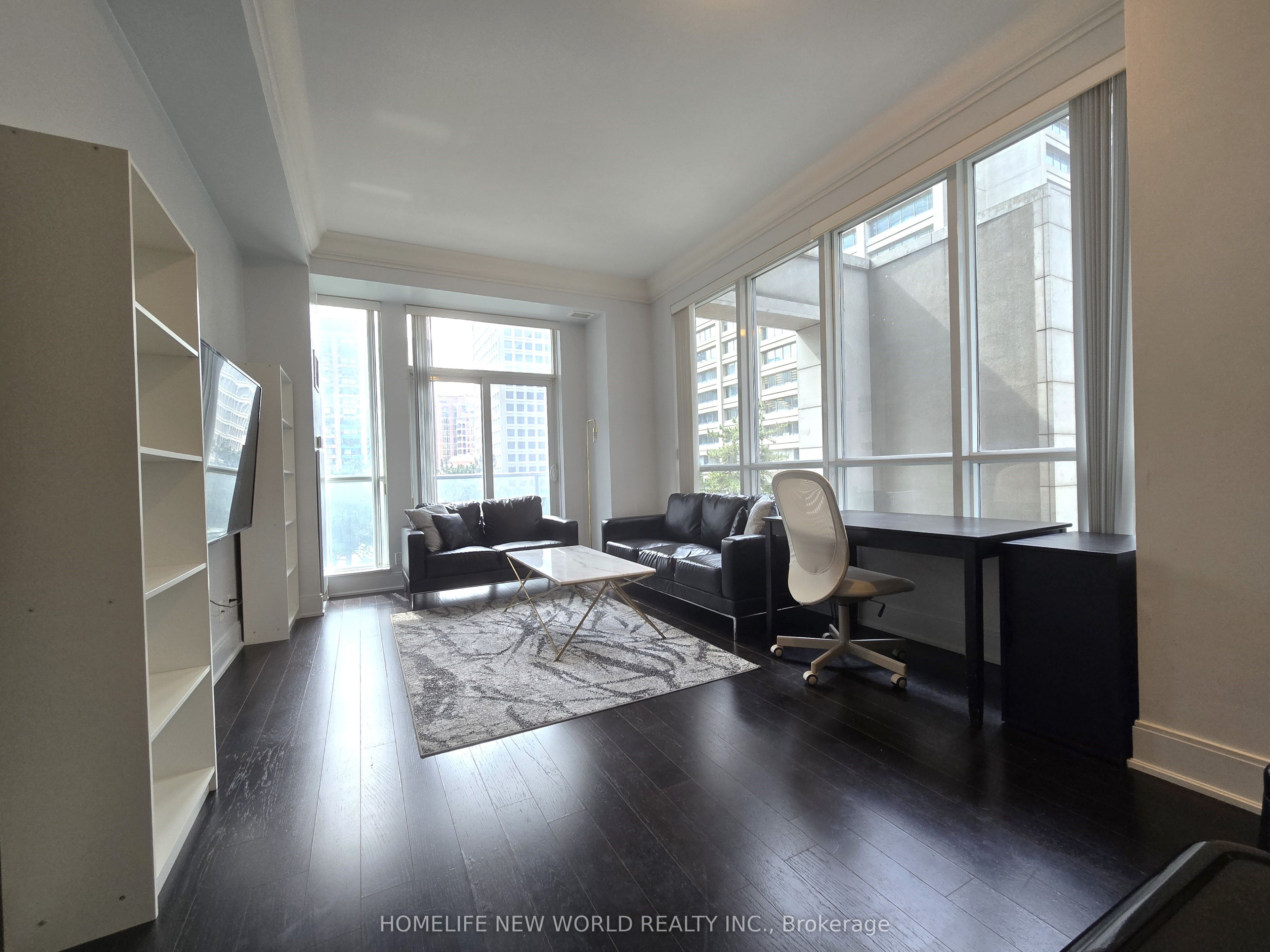 21 Balmuto Street 605, Toronto, ON M4Y 1W4