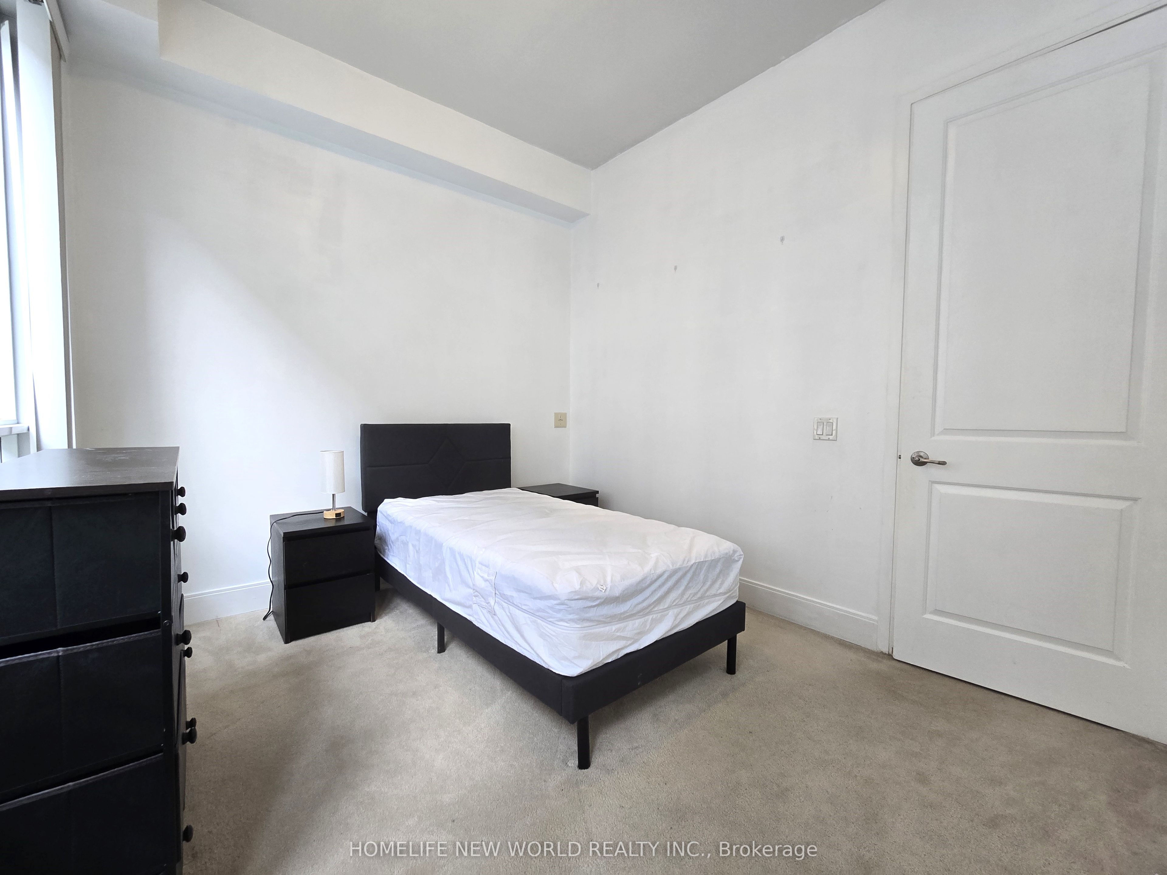 21 Balmuto Street 605, Toronto, ON M4Y 1W4 photo 3