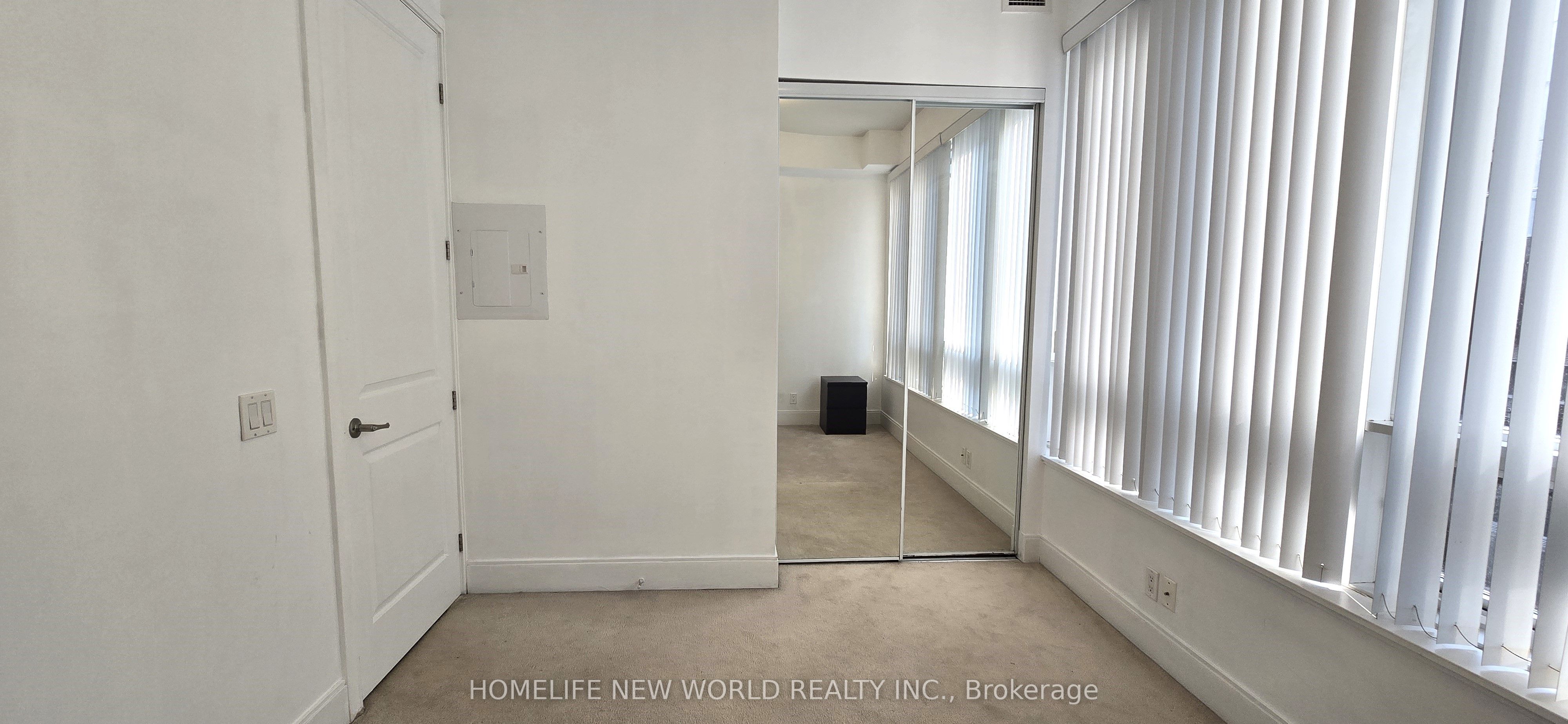 21 Balmuto Street 605, Toronto, ON M4Y 1W4 photo 4