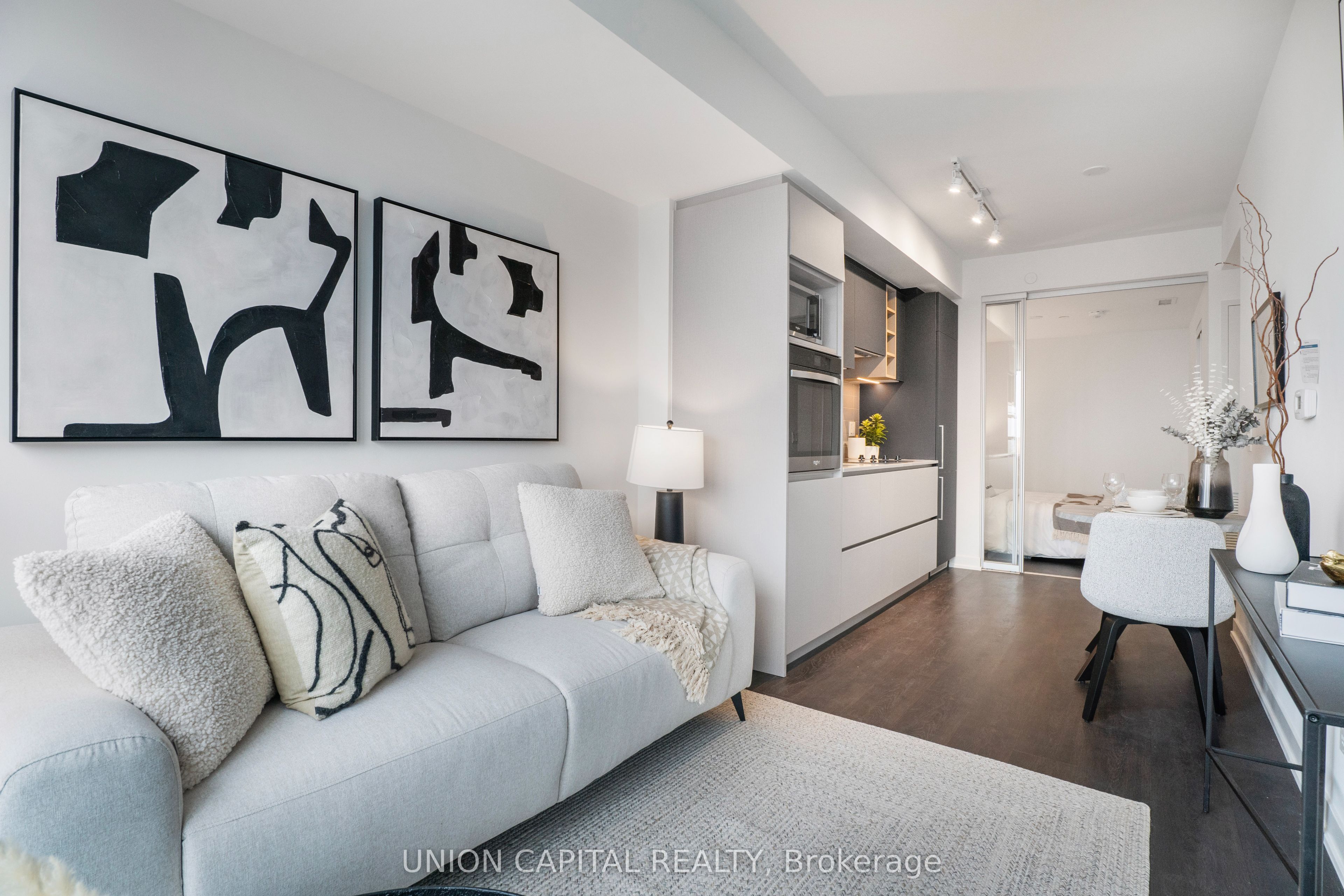 319 Jarvis Street 4908, Toronto, ON M5B 0C8