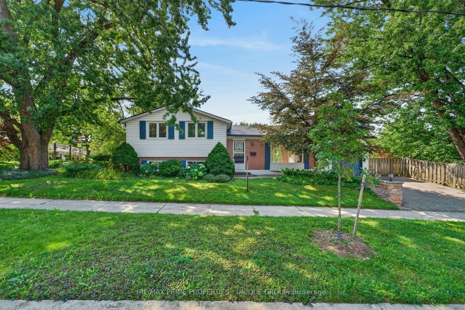 36 Dallington Drive, Toronto, ON M2J 2G3