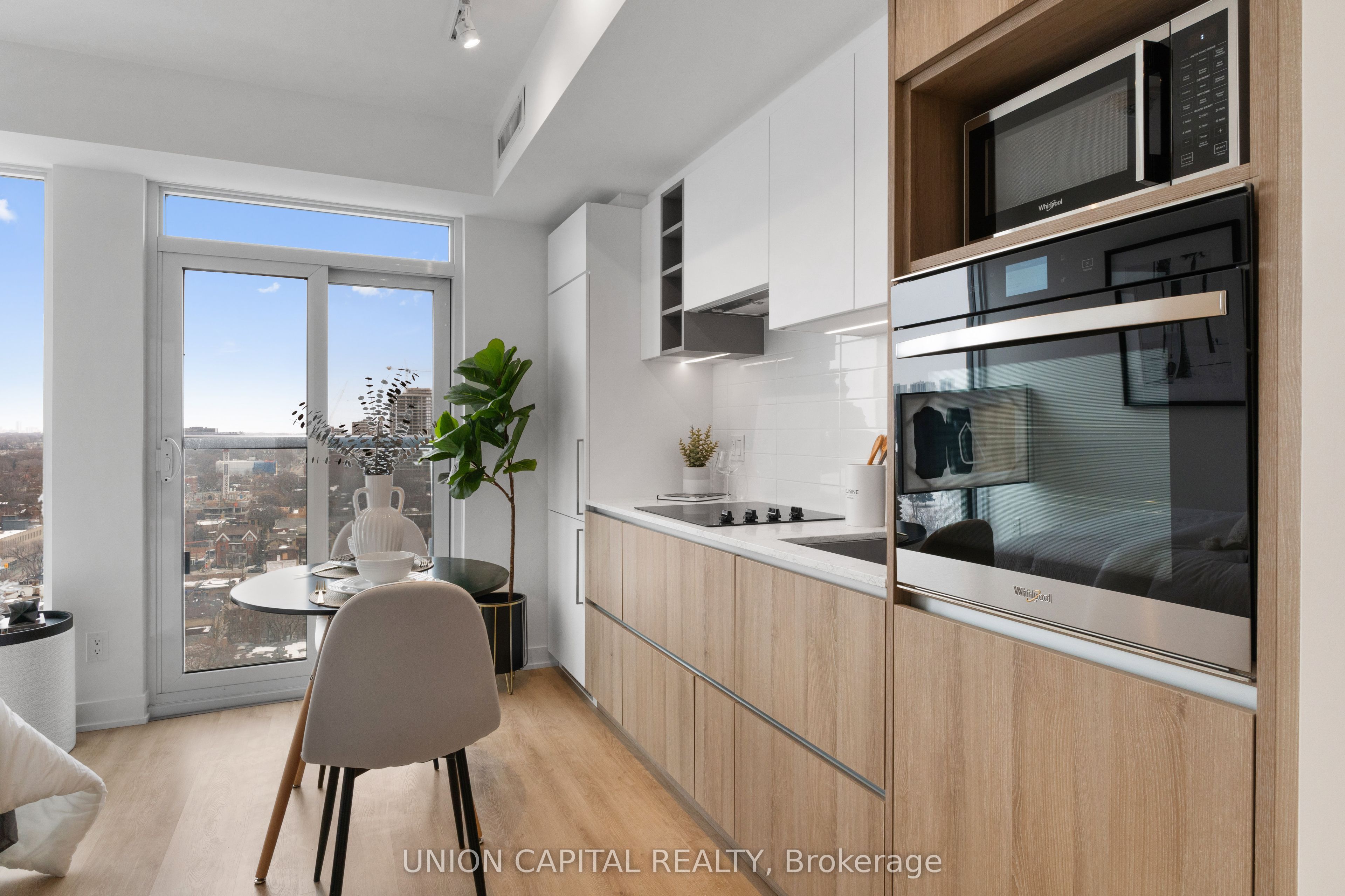 319 Jarvis Street 1612, Toronto, ON M5B 0C8 photo 5