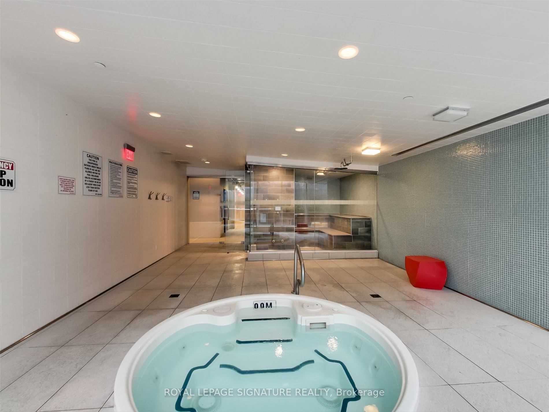 21 Widmer Street 1901, Toronto, ON M5V 2E8 photo 5