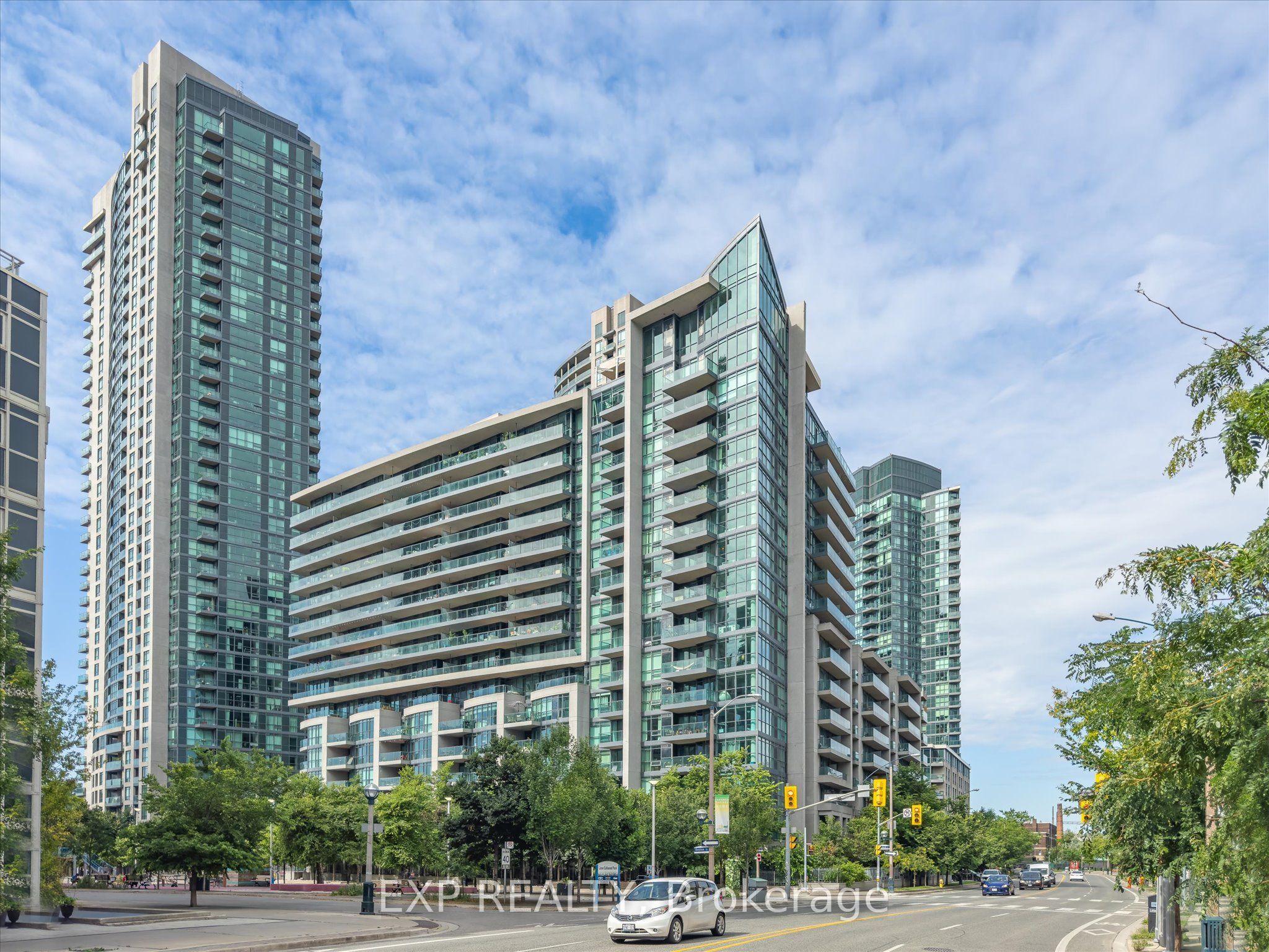 209 Fort York Boulevard 667, Toronto, ON M5V 4A1