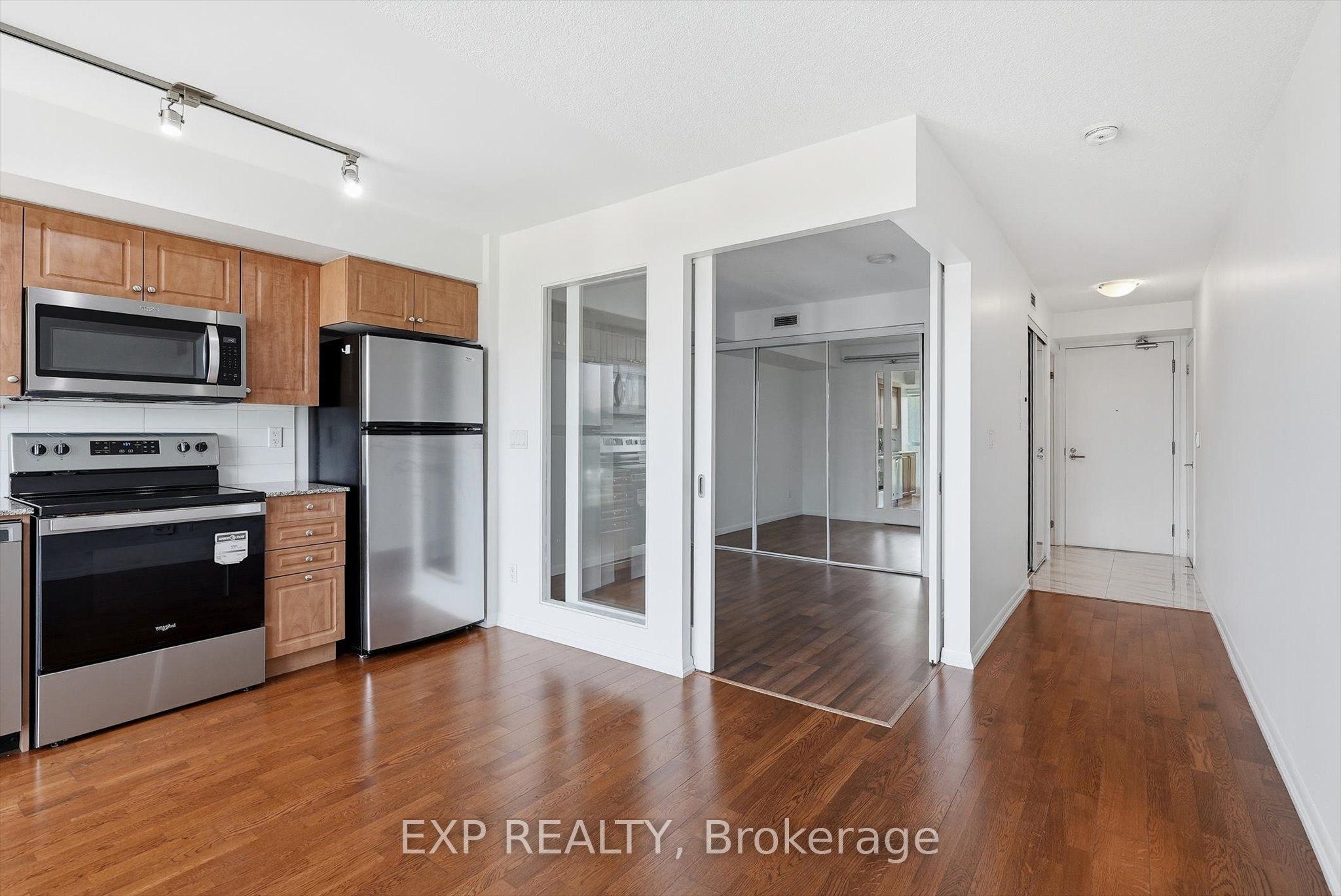 209 Fort York Boulevard 667, Toronto, ON M5V 4A1 photo 5