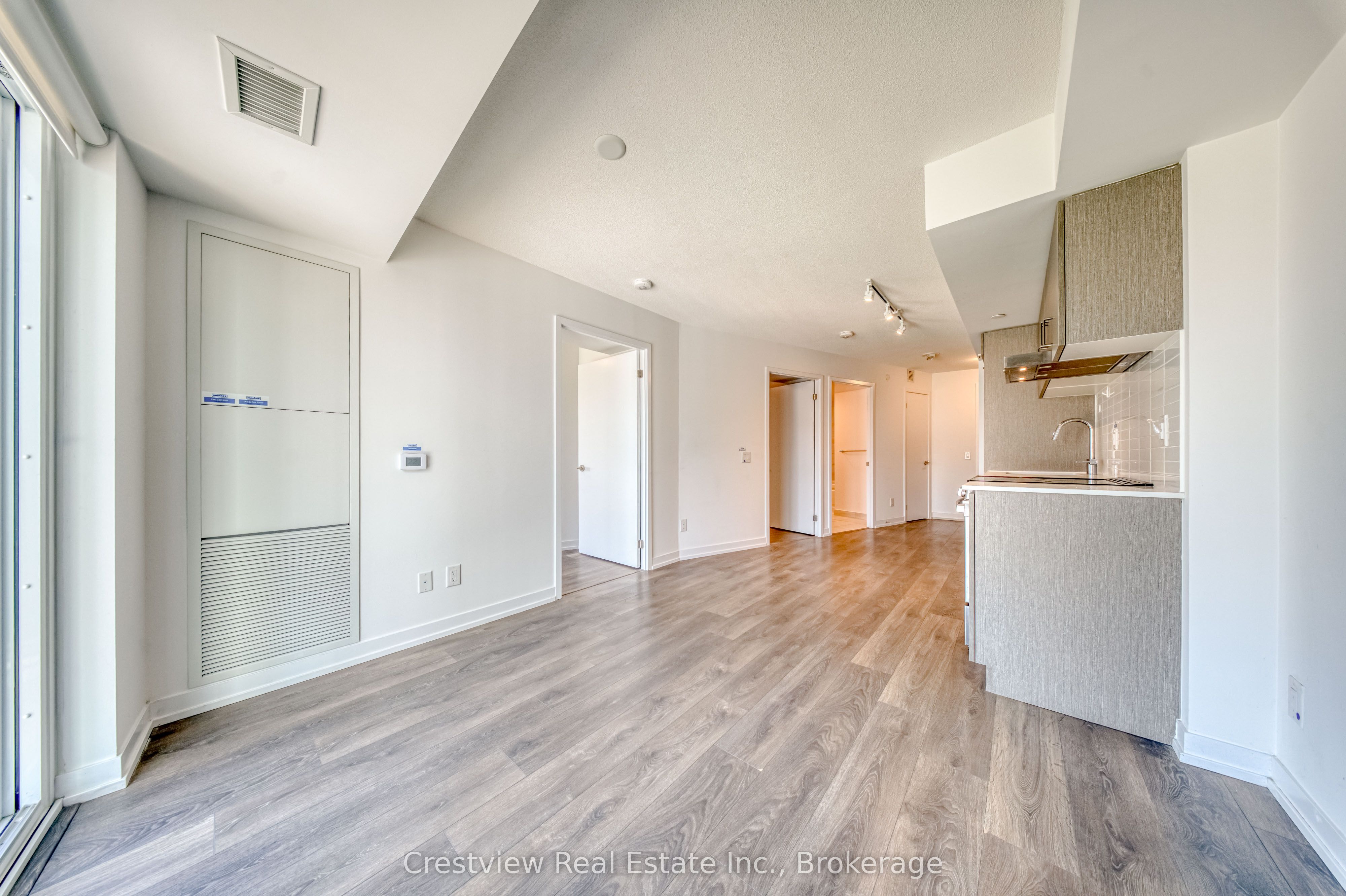 219 Dundas Street E 1908, Toronto, ON M5A 0V1 photo 2
