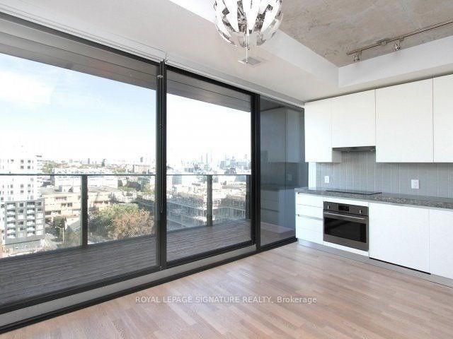 629 King Street W 1318, Toronto, ON M5V 1M5 photo 4
