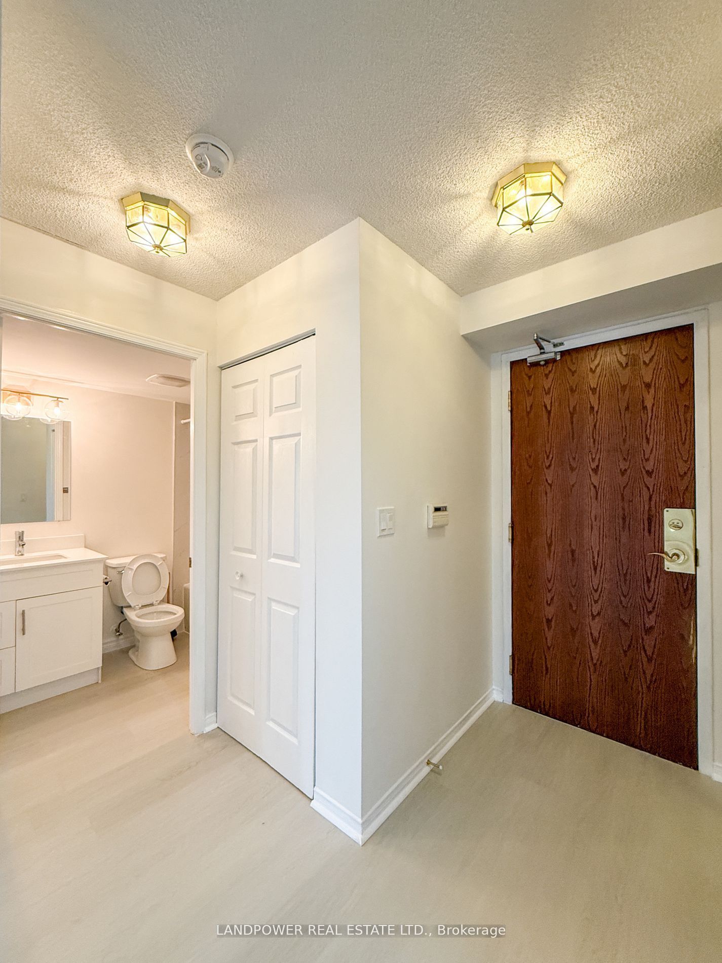 3 Pemberton Avenue 206, Toronto, ON M2M 4M1 photo 3