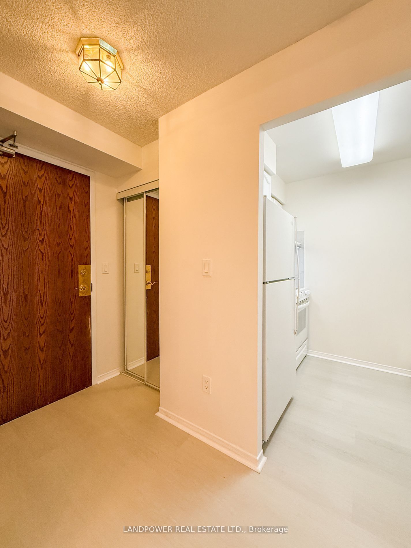 3 Pemberton Avenue 206, Toronto, ON M2M 4M1 photo 4