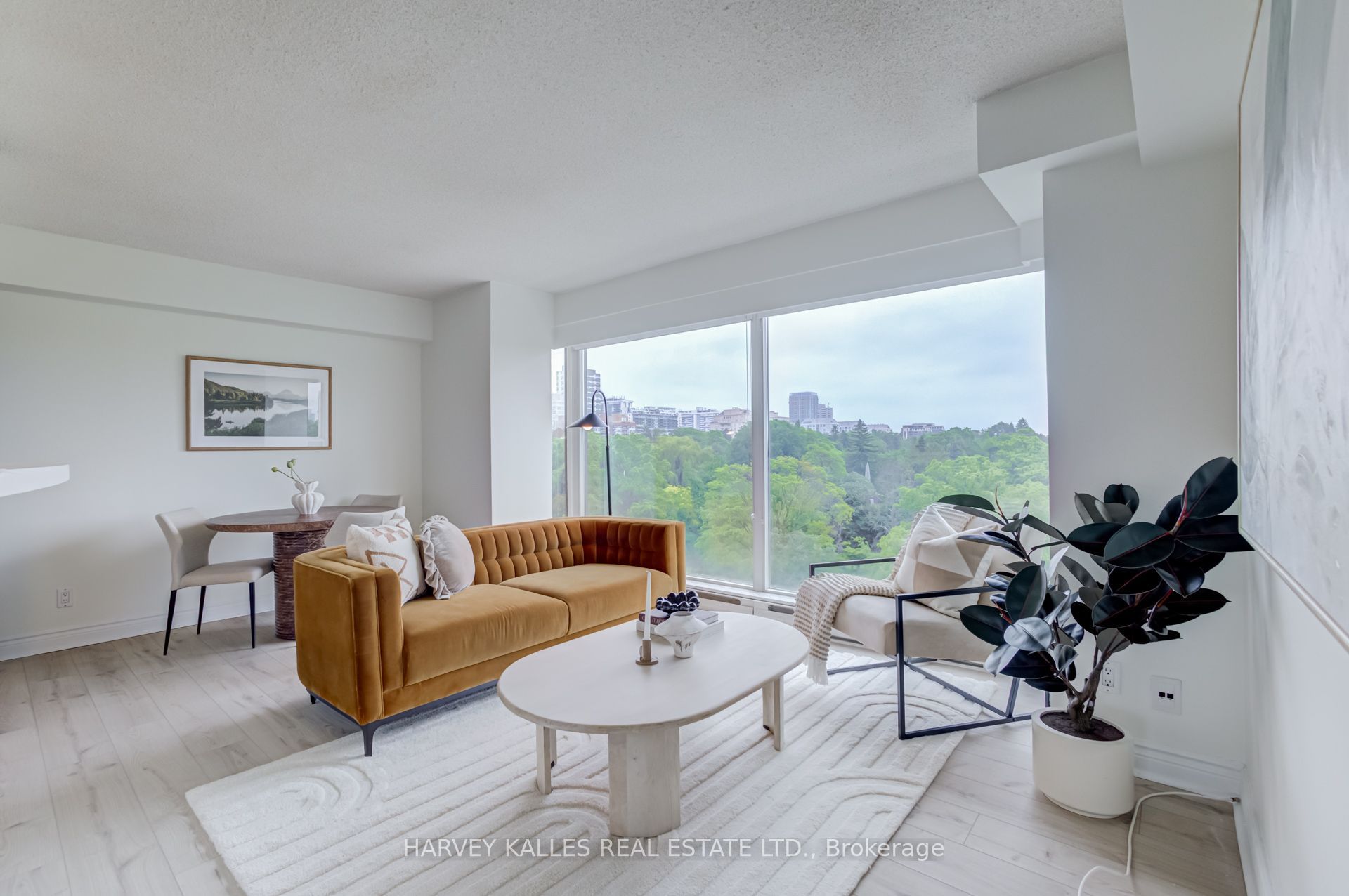 97 Lawton Boulevard 601, Toronto, ON M4V 1Z6 photo 5