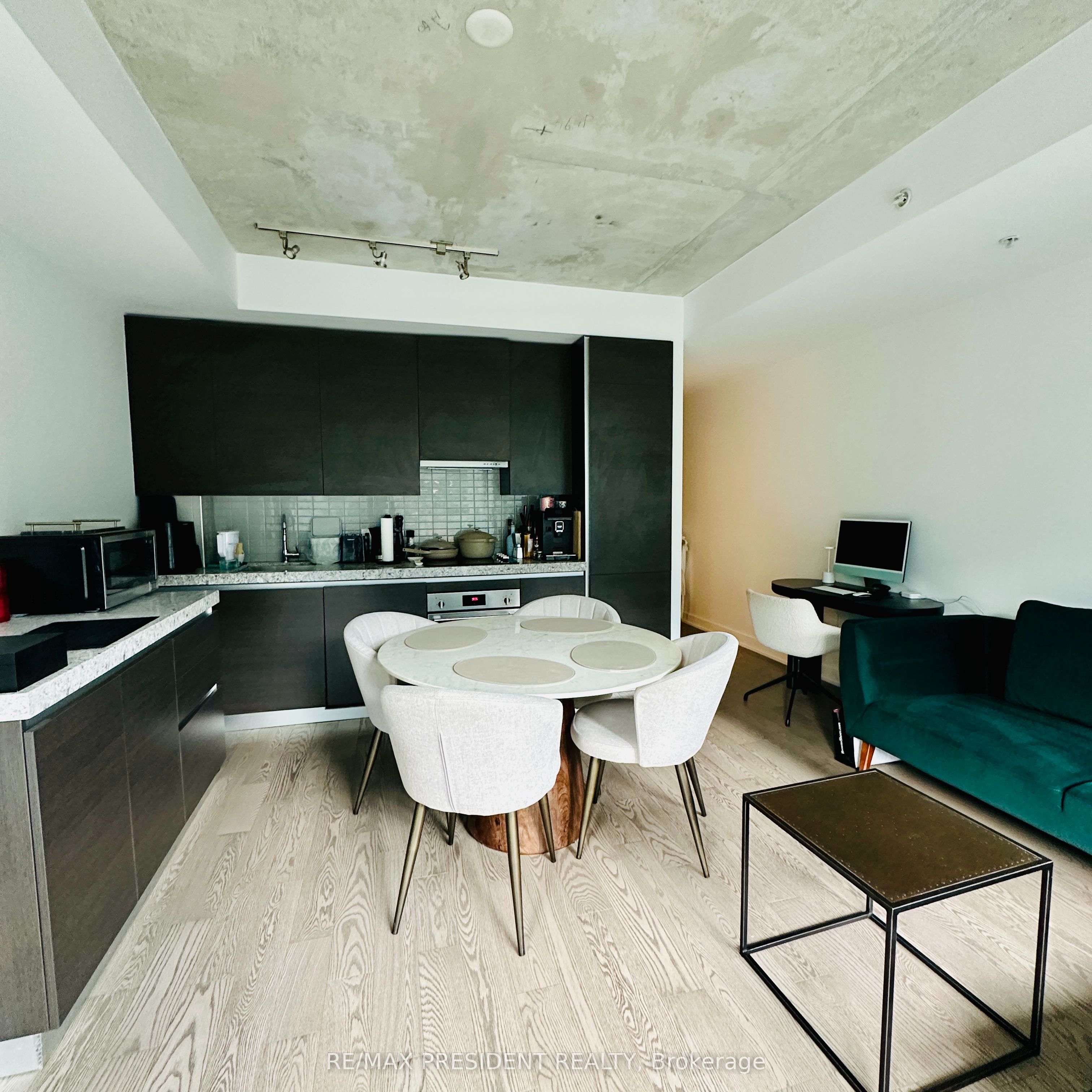 38 Stewart Street 703, Toronto, ON M5H 0H1 photo 3