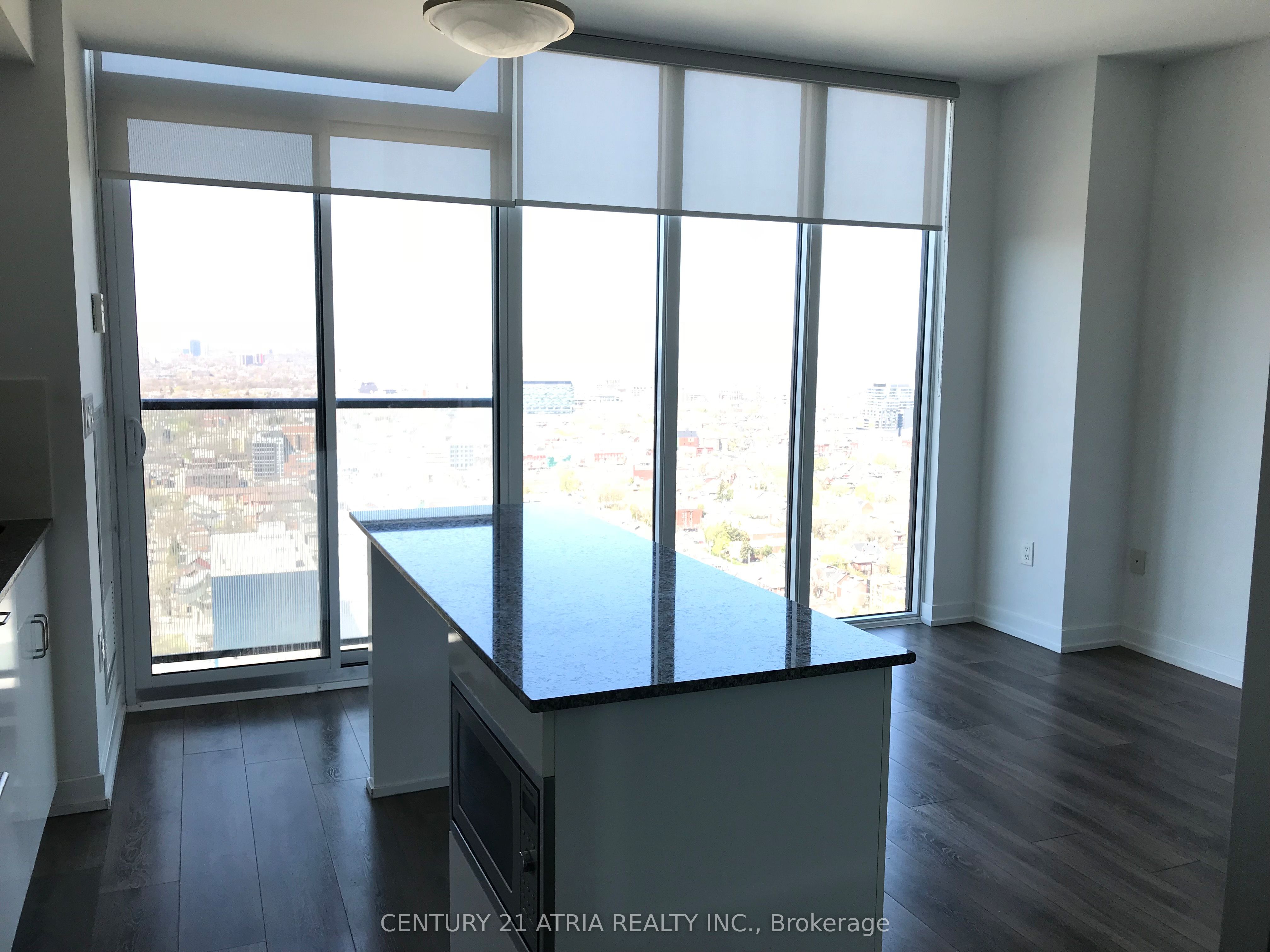 426 University Avenue 3601, Toronto, ON M5G 1S9 photo 2