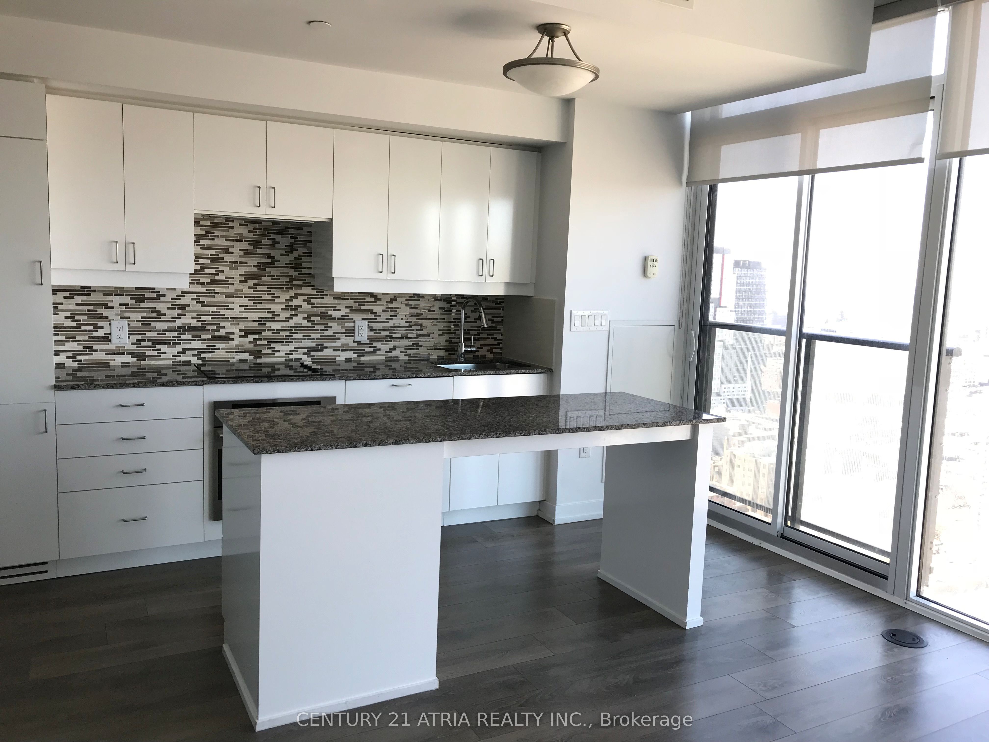 426 University Avenue 3601, Toronto, ON M5G 1S9 photo 3
