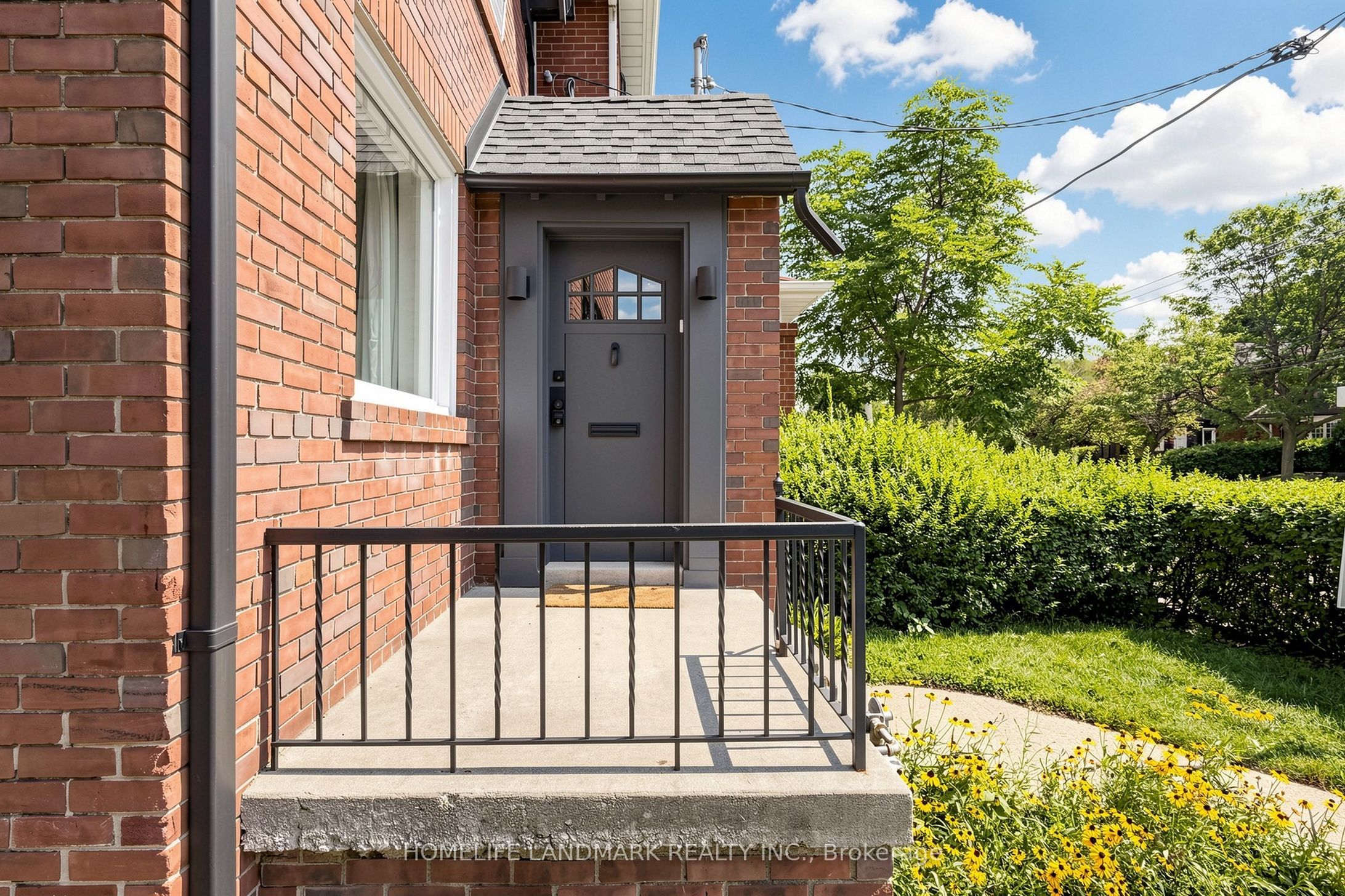 190 Lawrence Avenue W, Toronto, ON M5M 1A8 photo 4