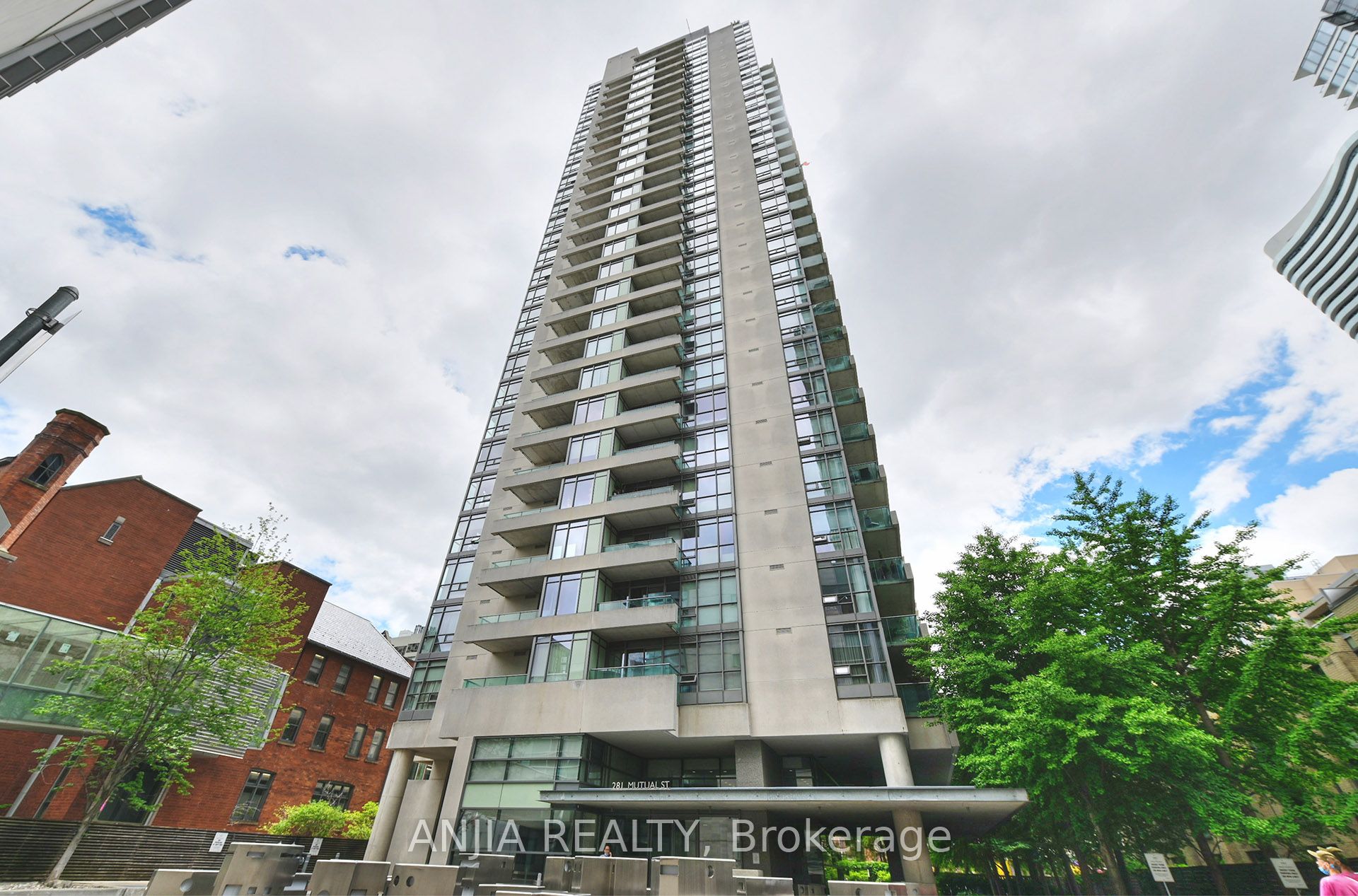 281 Mutual Street 1001, Toronto, ON M4Y 3C4