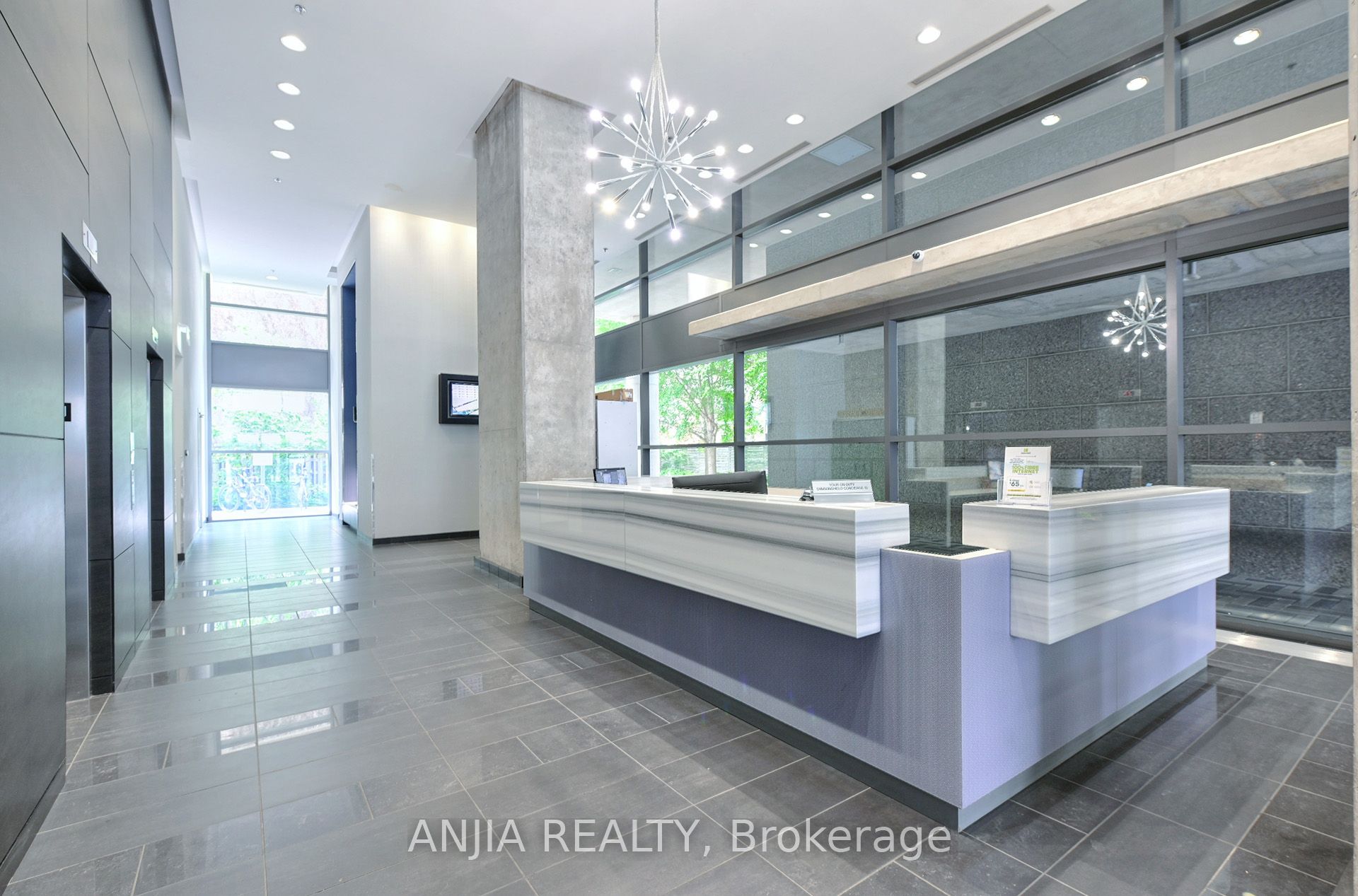 281 Mutual Street 1001, Toronto, ON M4Y 3C4 photo 2
