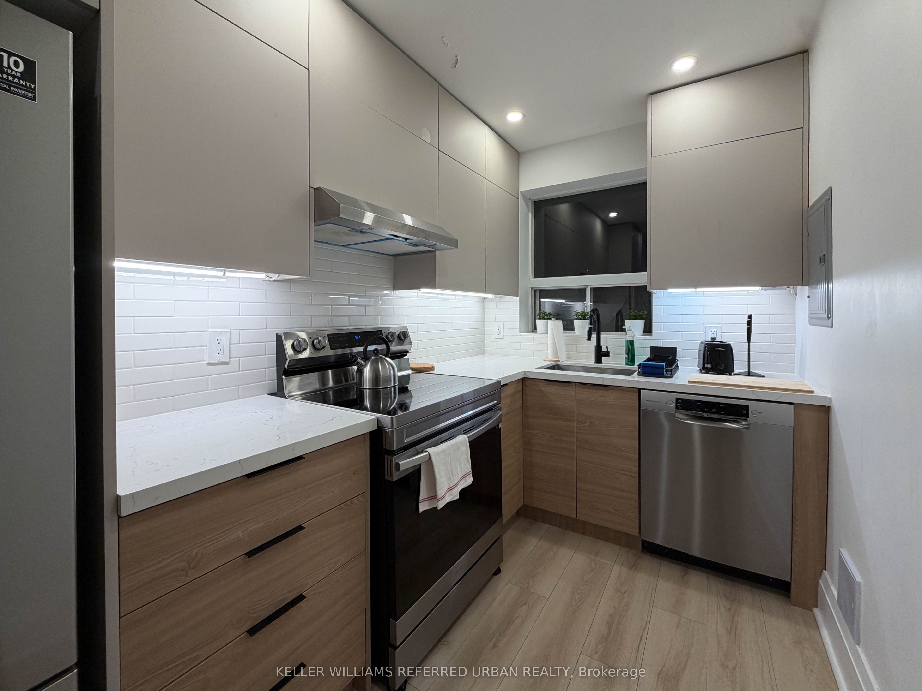 823 Millwood Road 6, Toronto, ON M4G 1W3 photo 3