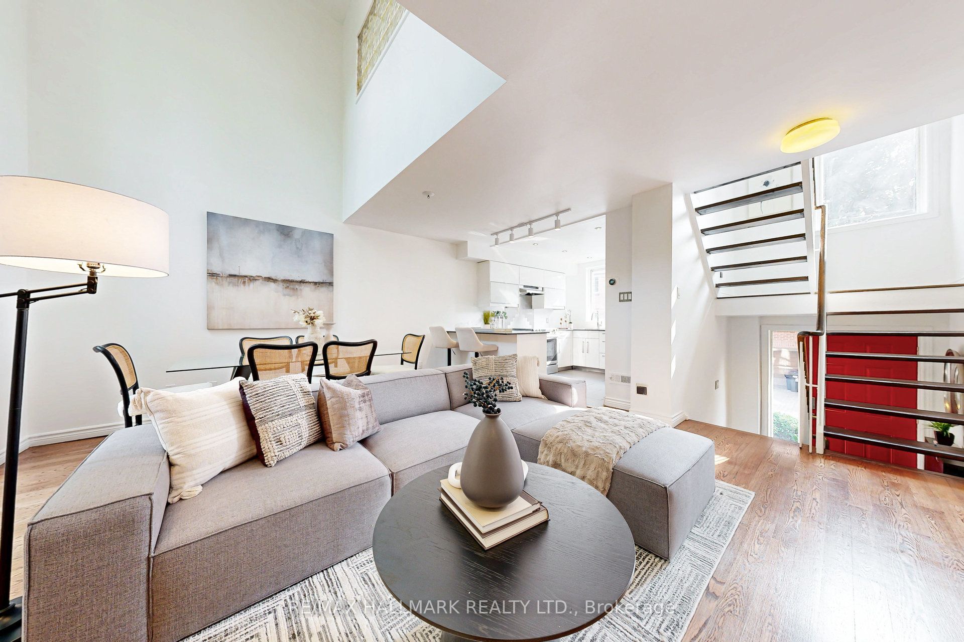 216 Milan Street, Toronto, ON M5A 3Z6 photo 4