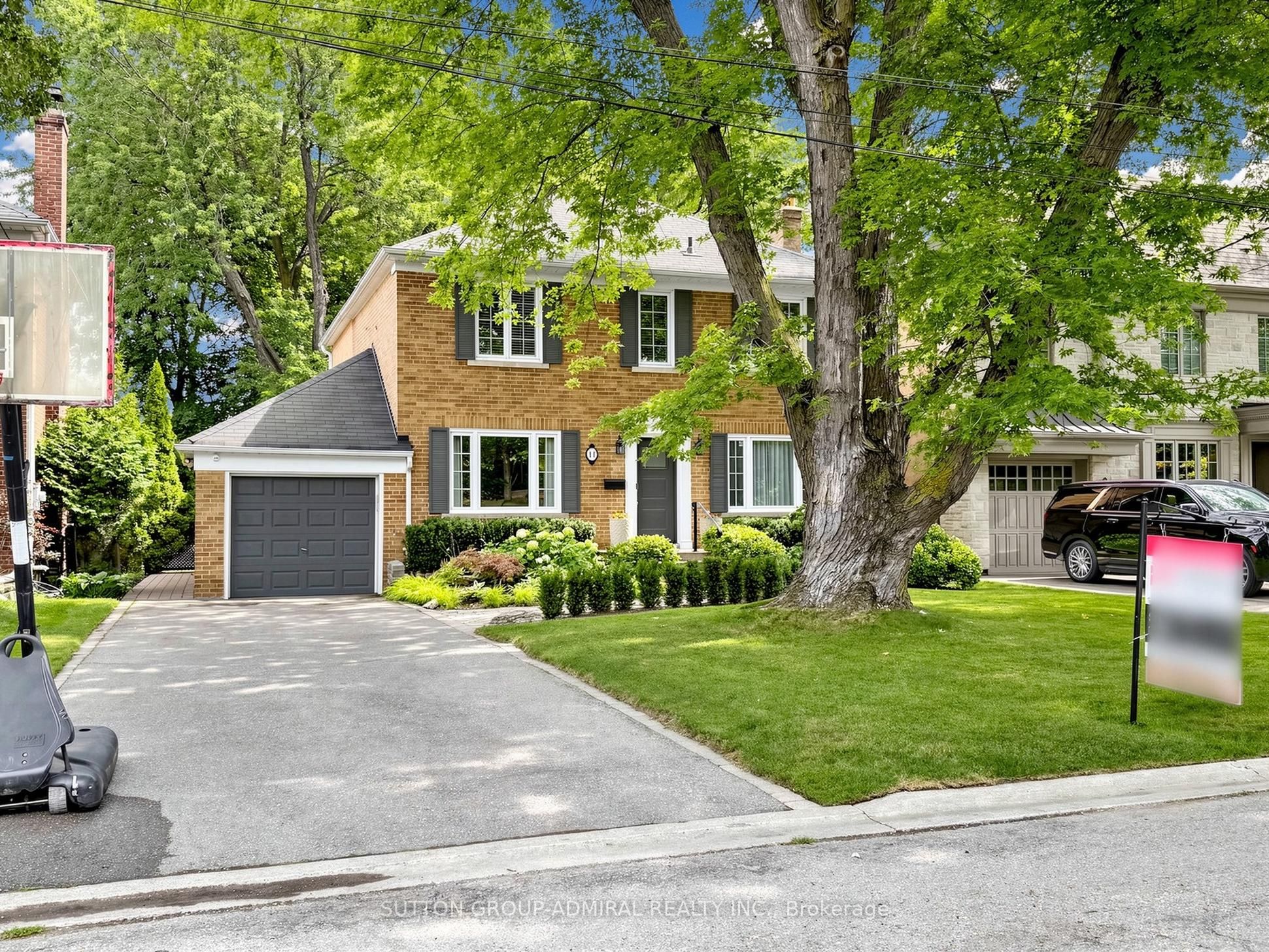 11 Marchwood Drive, Toronto, ON M3H 1J7 photo 2