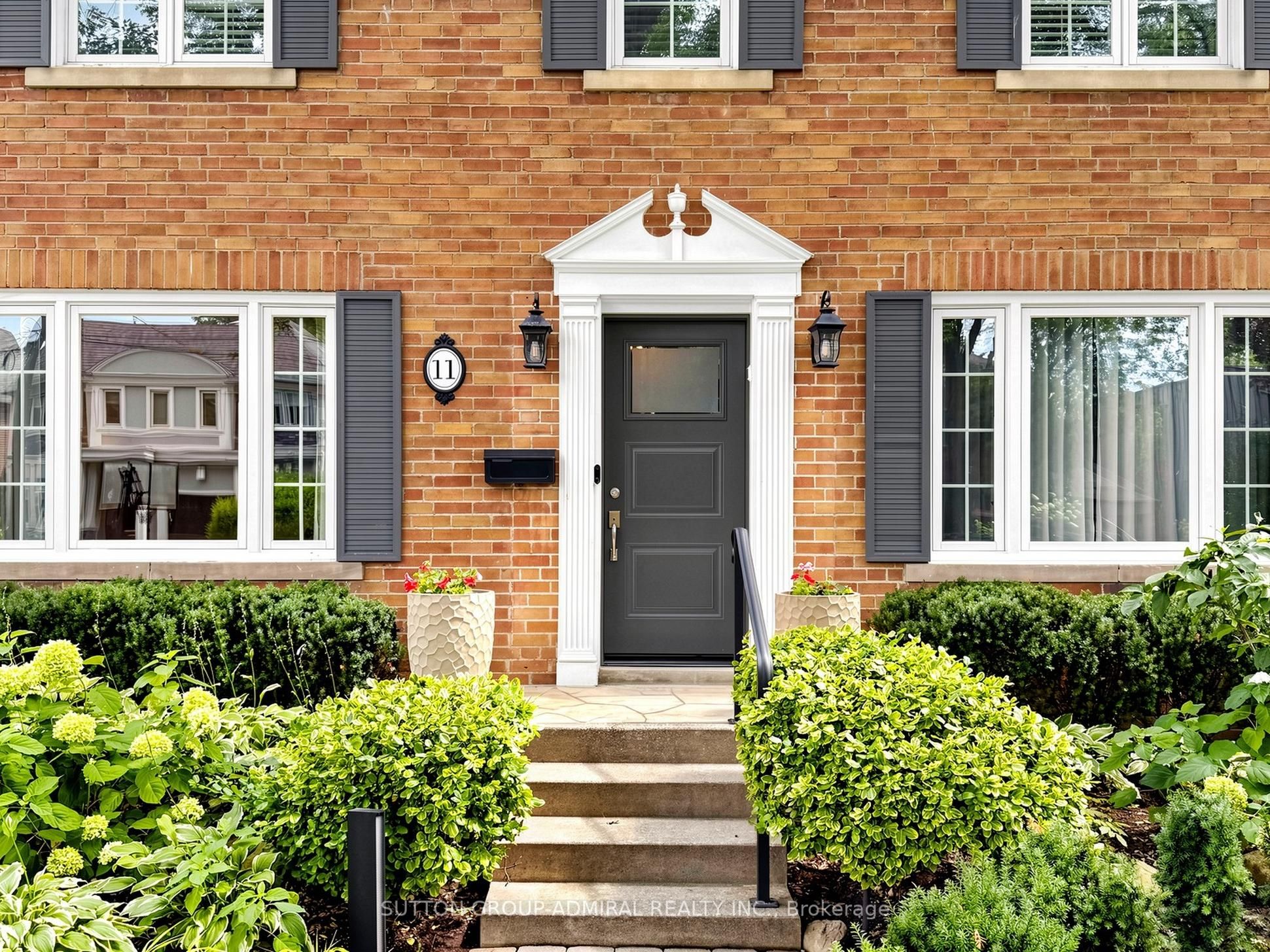 11 Marchwood Drive, Toronto, ON M3H 1J7 photo 3
