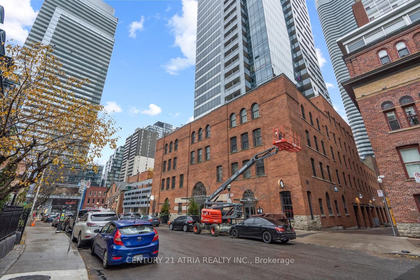 5 St Joseph Street 207, Toronto, ON M4Y 1J6