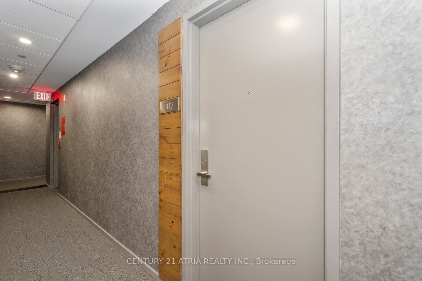5 St Joseph Street 207, Toronto, ON M4Y 1J6 photo 4