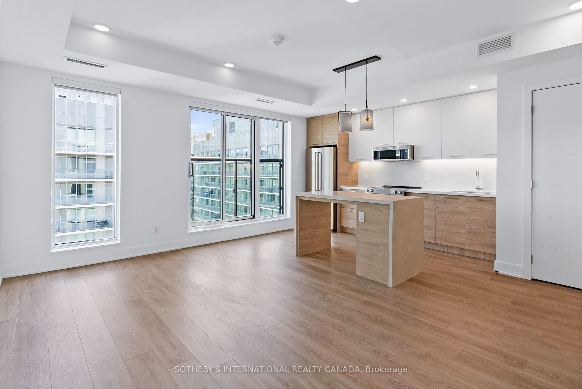 200 Redpath Avenue 3605, Toronto, ON M4P 0E6