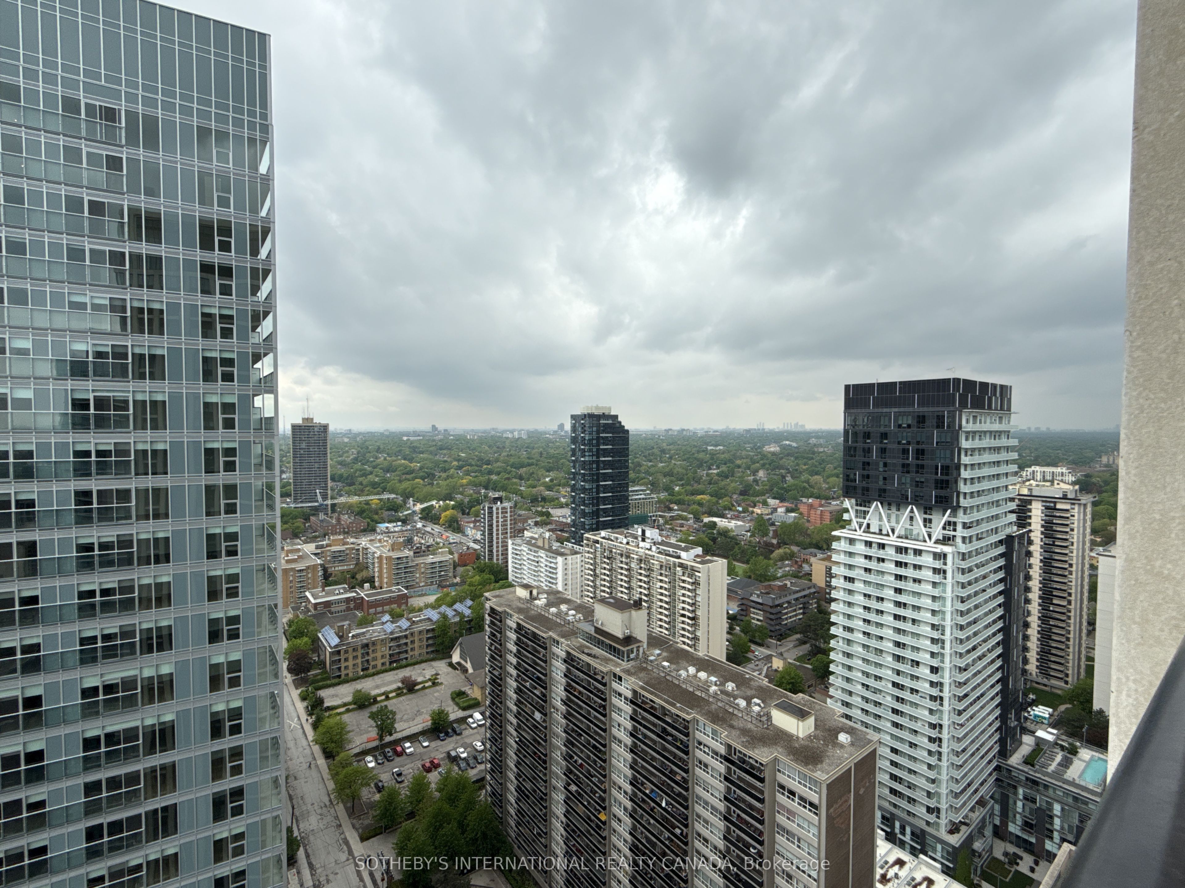 200 Redpath Avenue 2606, Toronto, ON M4P 0E6