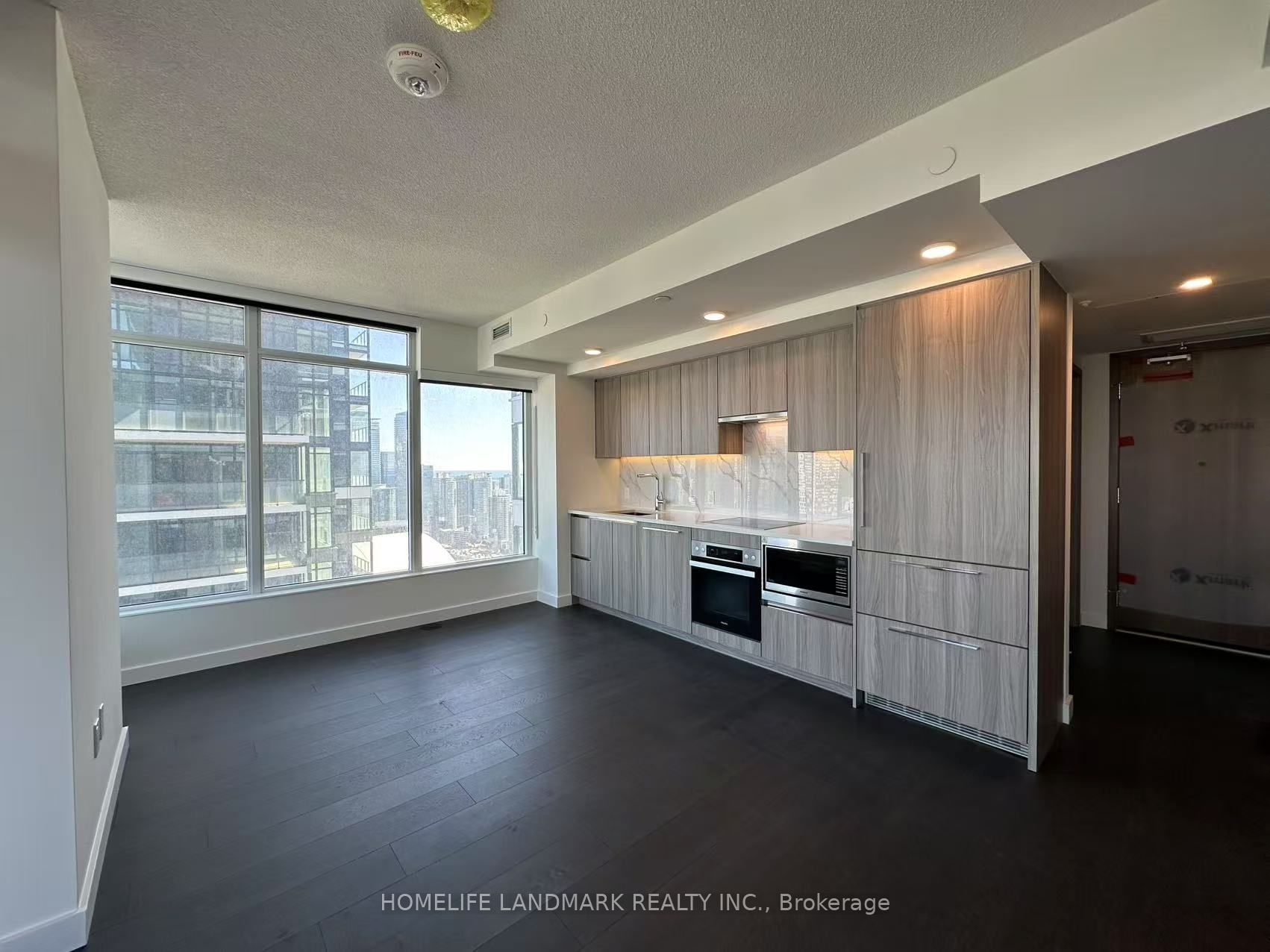 3 Concord CityPlace Way 4605, Toronto, ON M5V 0X4 photo 2