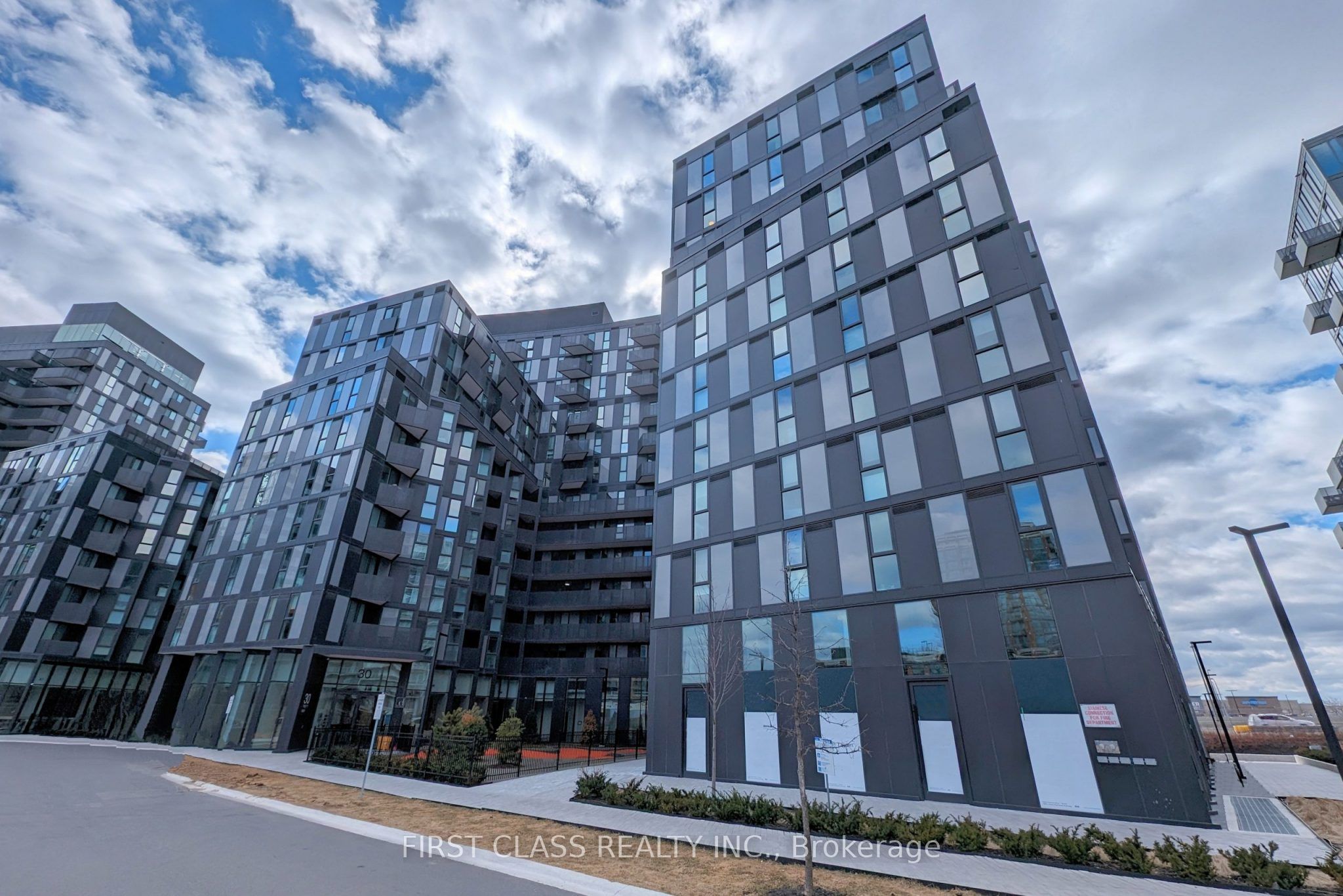 30 Tretti Way 1202, Toronto, ON M3H 0E3
