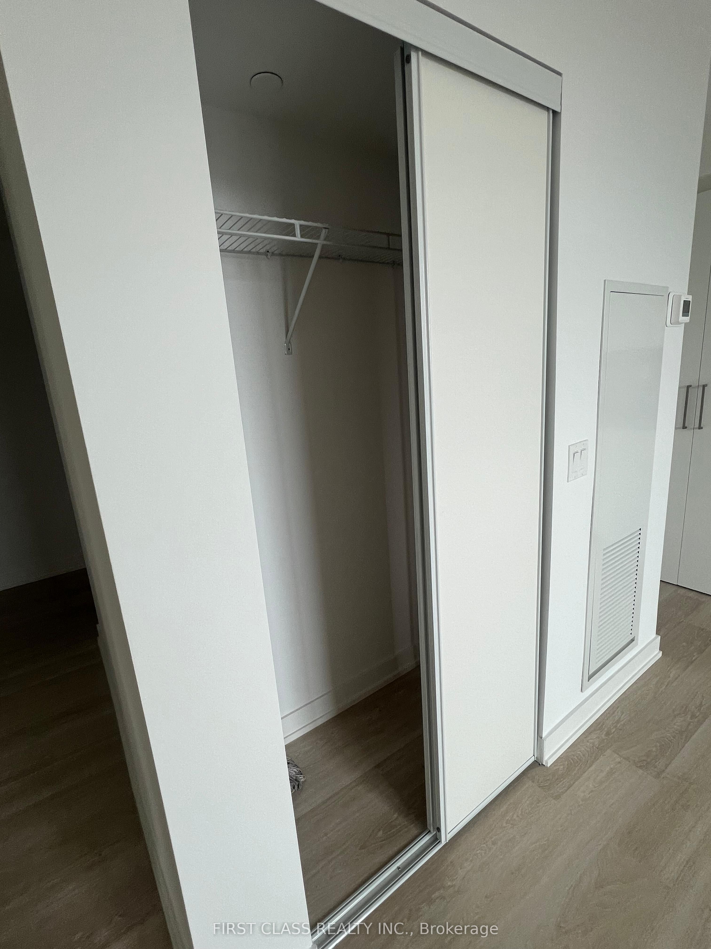 30 Tretti Way 1202, Toronto, ON M3H 0E3 photo 3