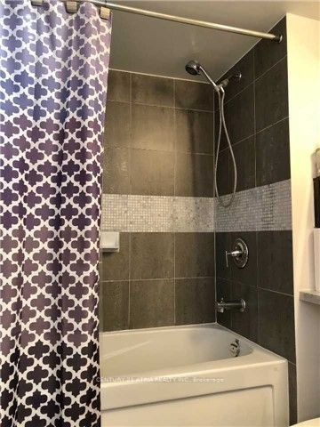11 Brunel Court 4809, Toronto, ON M5V 3Y3 photo 3
