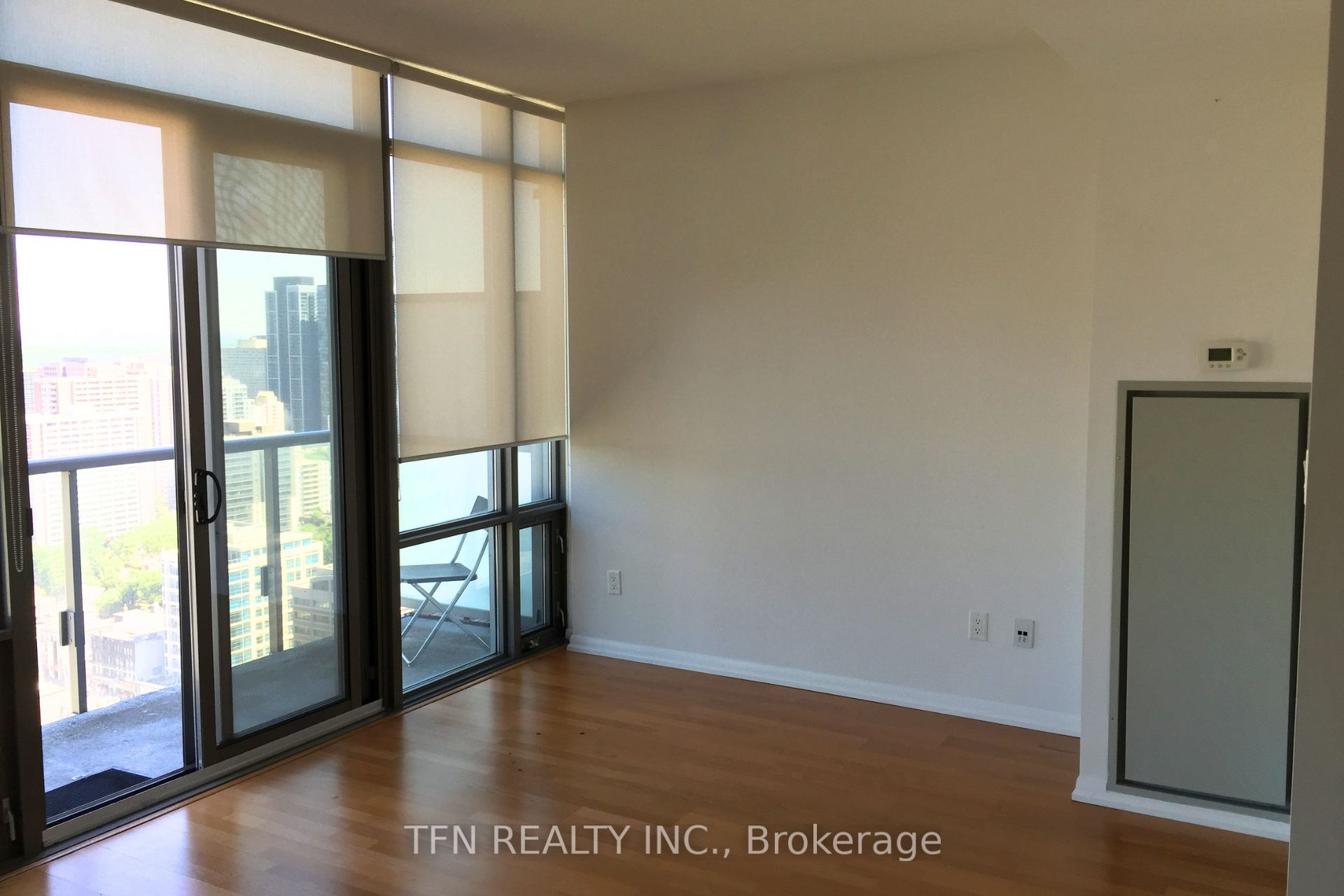 37 Grosvenor Street 3504, Toronto, ON M4Y 3G5 photo 2