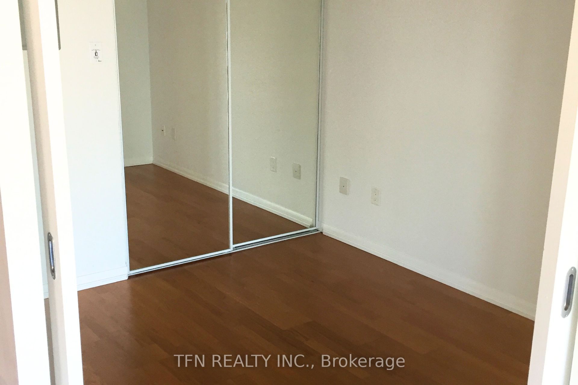 37 Grosvenor Street 3504, Toronto, ON M4Y 3G5 photo 3