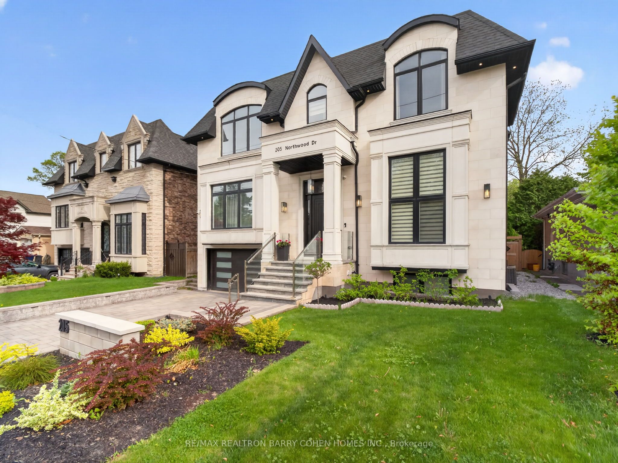 205 Northwood Drive, Toronto, ON M2M 2K5 photo 2