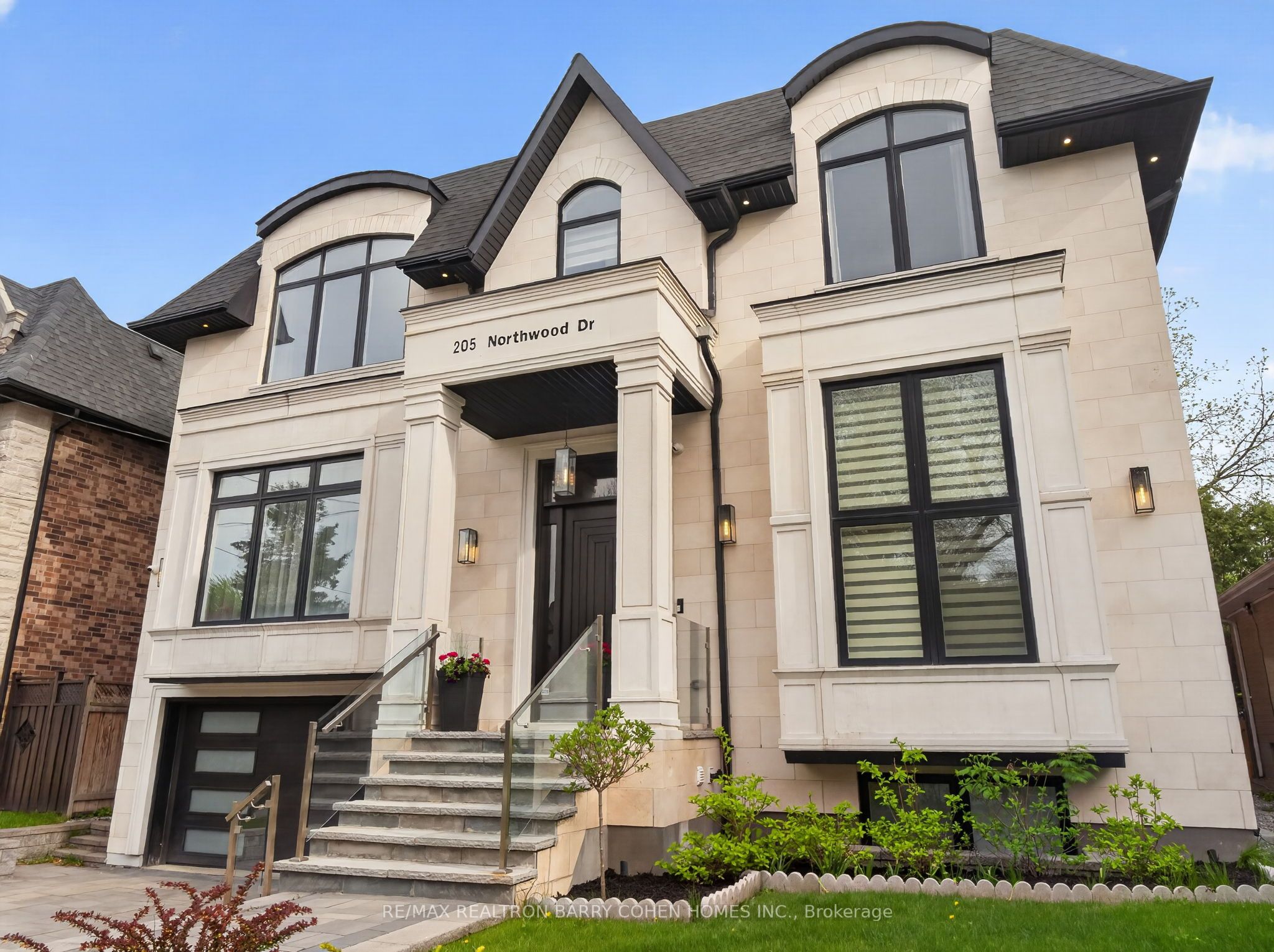 205 Northwood Drive, Toronto, ON M2M 2K5 photo 3