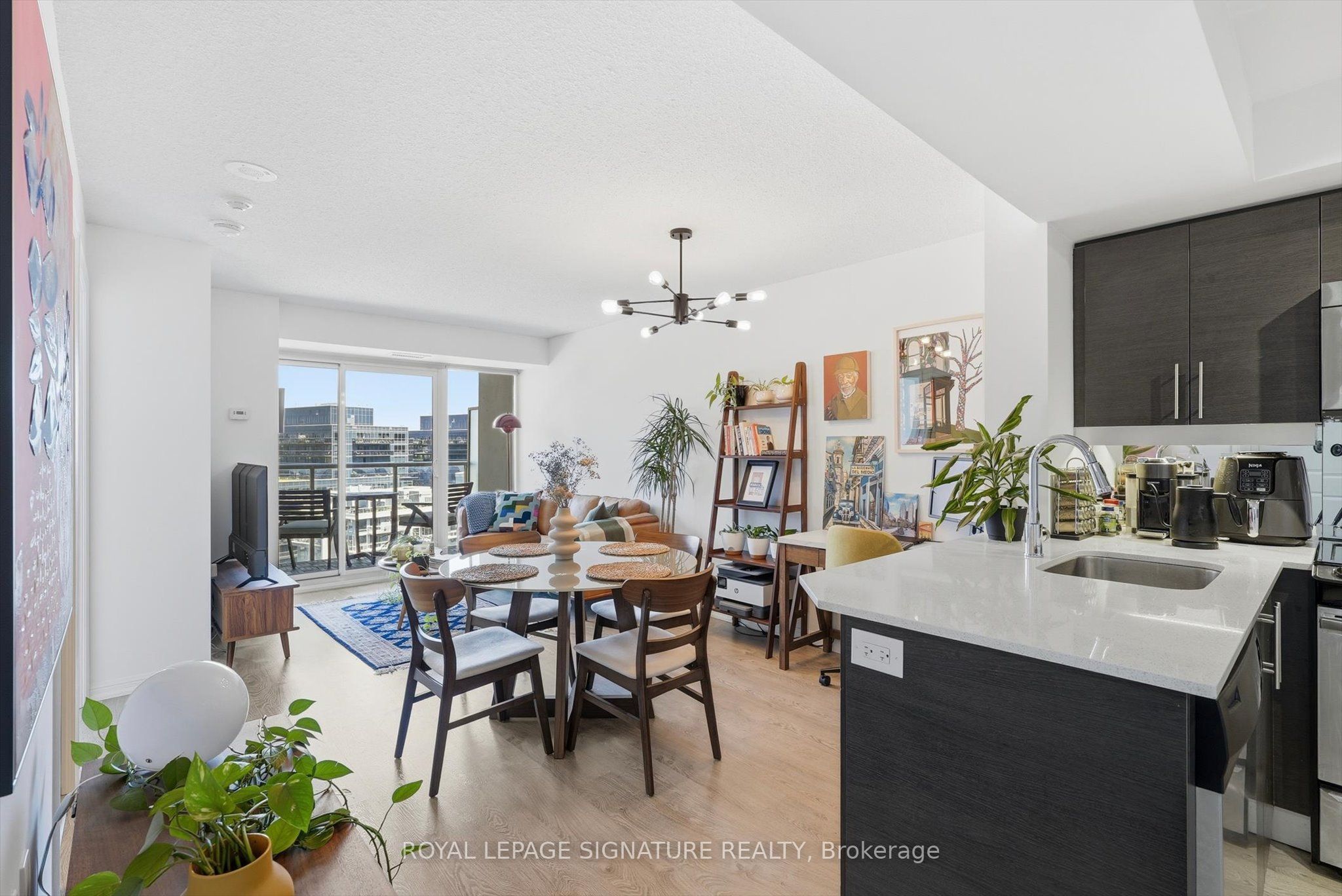 125 Western Battery Road 1516, Toronto, ON M6K 3R8