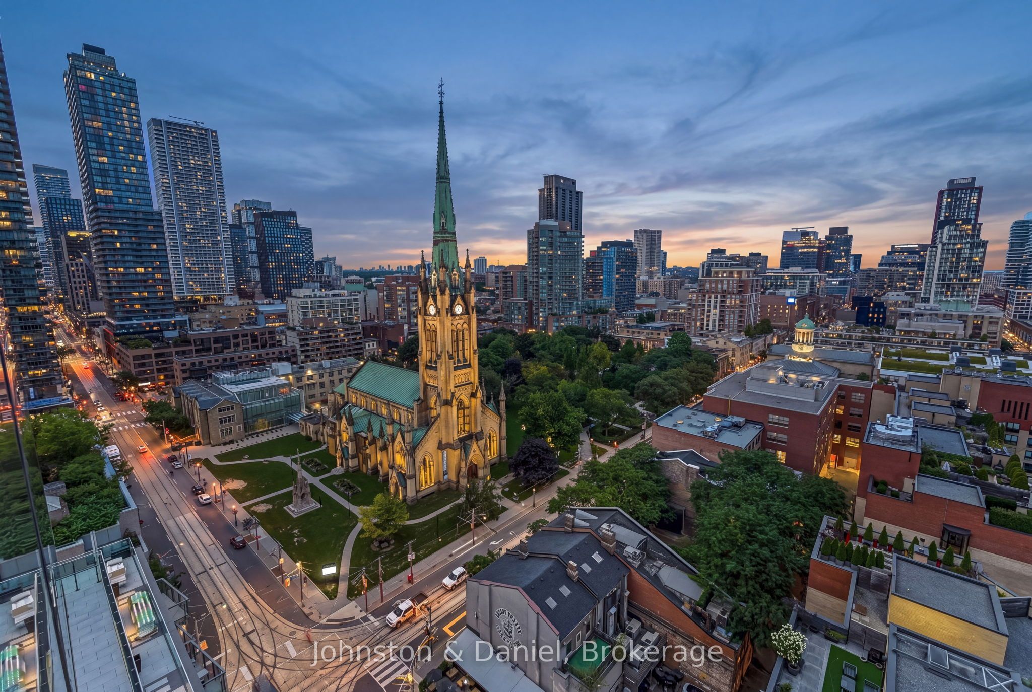 60 Colborne Street 1702, Toronto, ON M5E 0B7