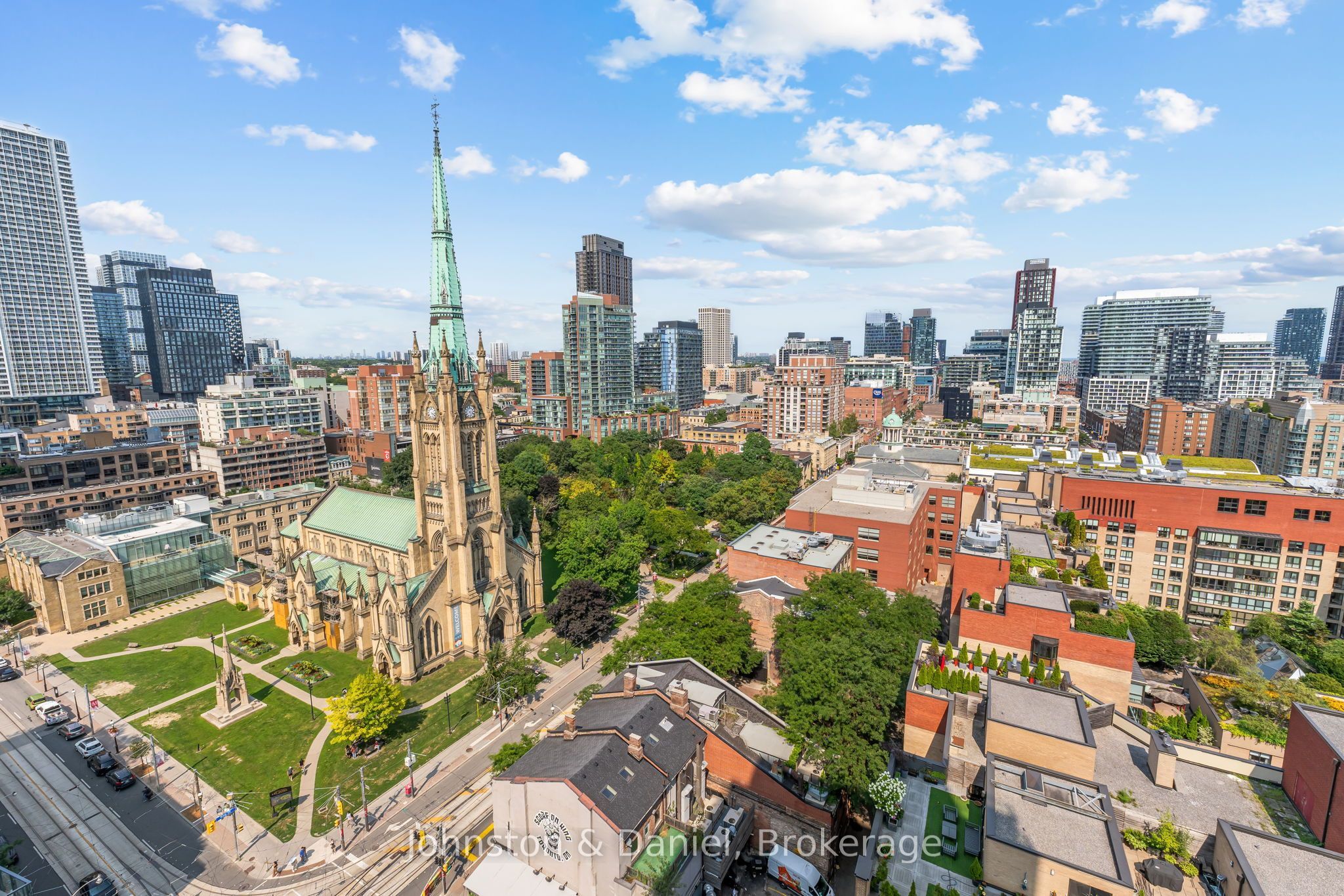 60 Colborne Street 1702, Toronto, ON M5E 0B7 photo 2