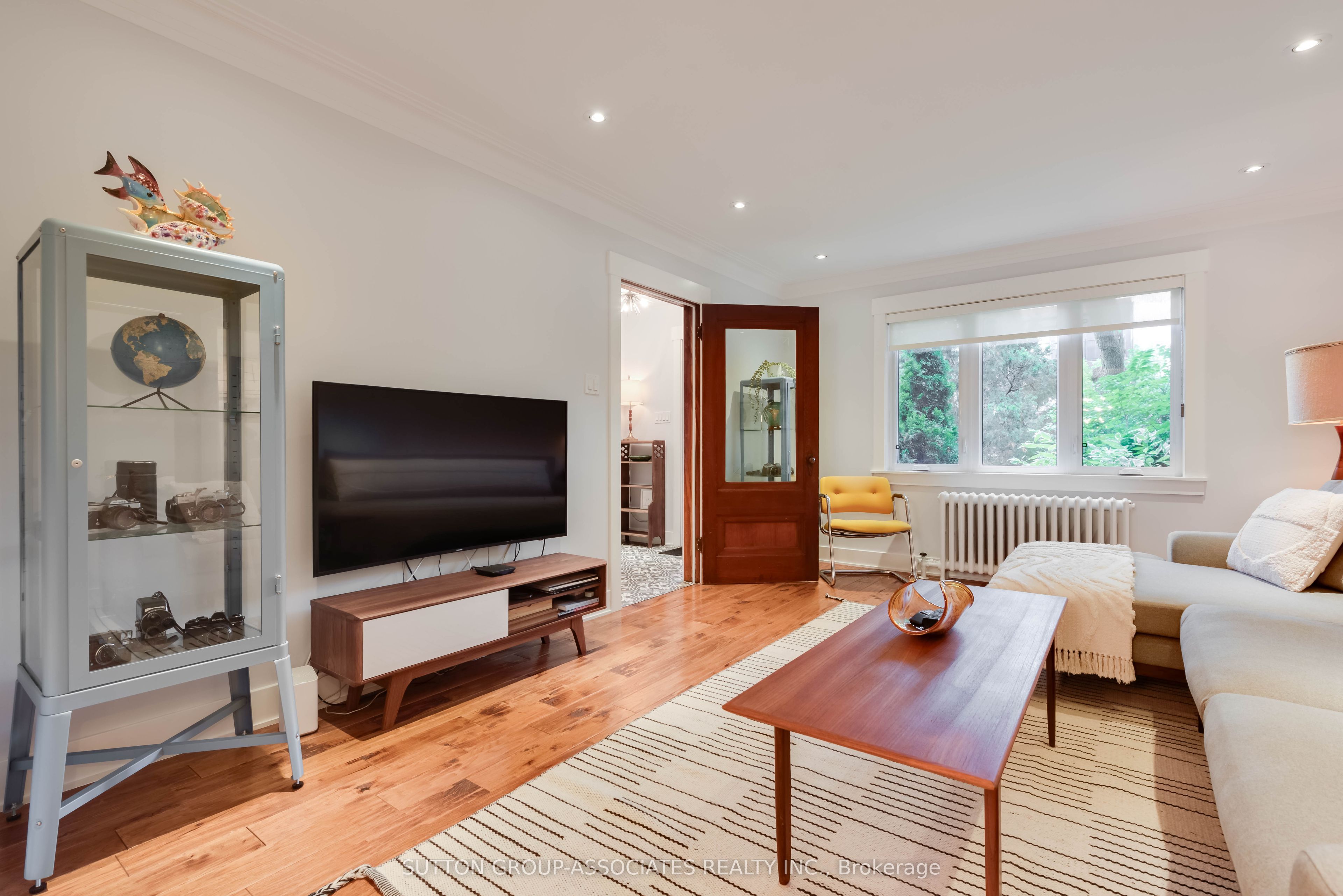 18 Earnscliffe Road, Toronto, ON M6E 1J5 photo 5