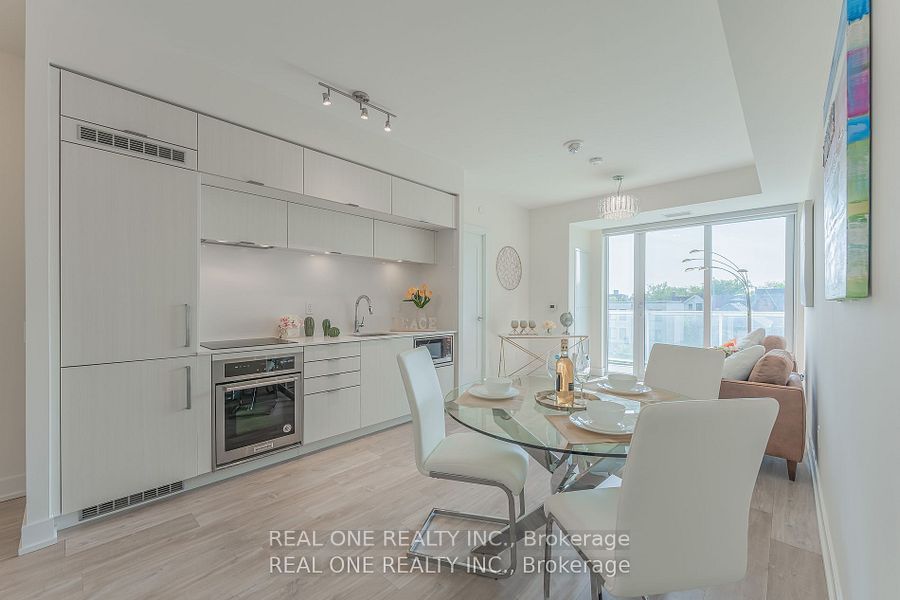 80 Vanauley Street 303, Toronto, ON M5T 0C9 photo 2