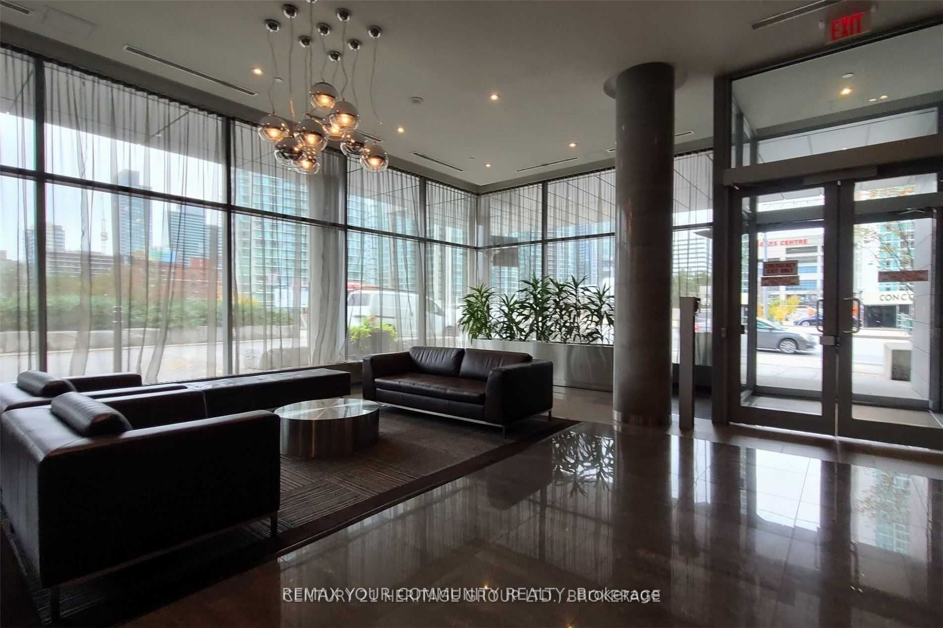 4k Spadina Avenue 919, Toronto, ON M5V 3Y9 photo 5