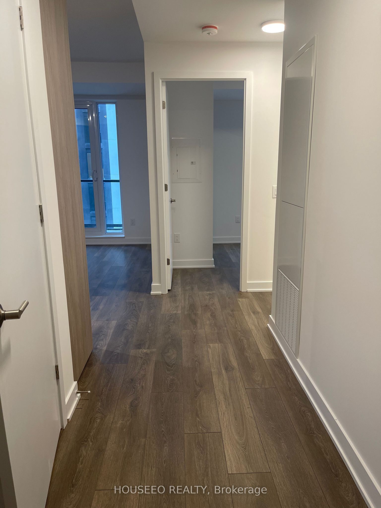 35 Tubman Avenue E 823, Toronto, ON M5A 0T1 photo 2
