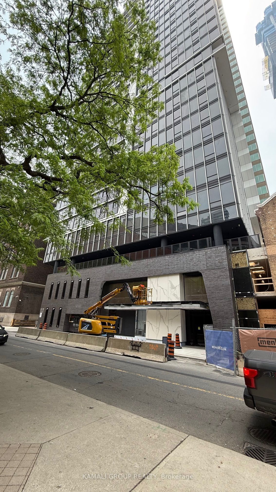 771 Yonge Street 2105, Toronto, ON M4W 0B8