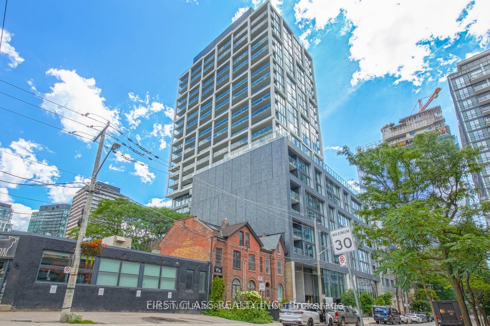 55 Ontario Street 2004, Toronto, ON M5A 2V1