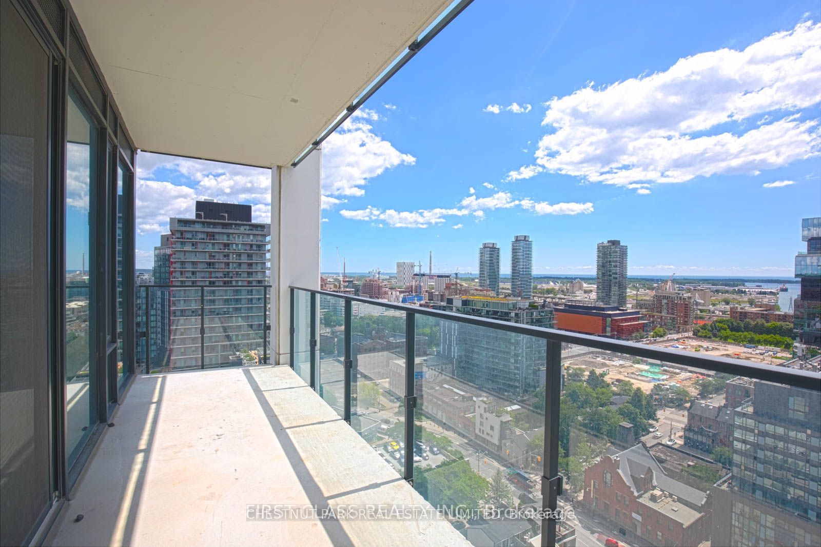 55 Ontario Street 2004, Toronto, ON M5A 2V1 photo 4